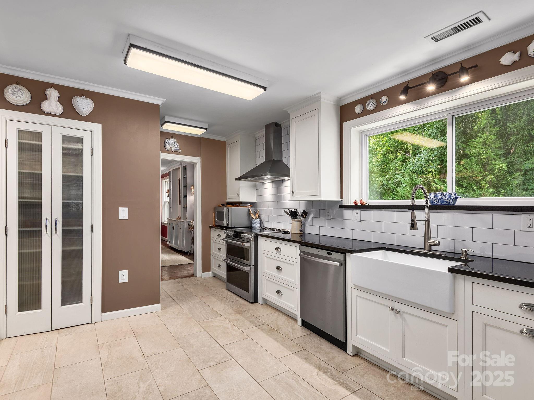 185 Macon Avenue B10 Property Photo 19