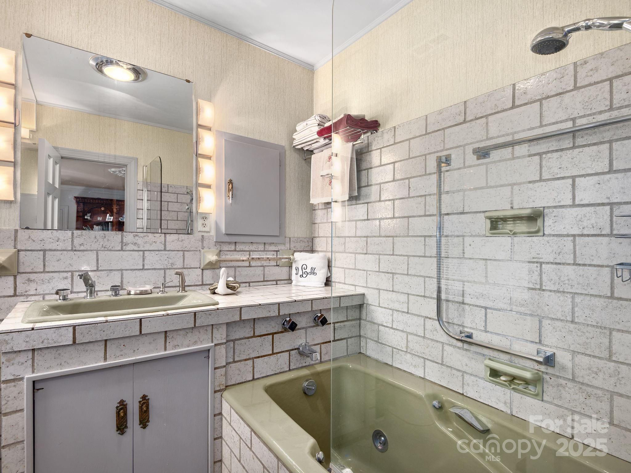 185 Macon Avenue B10 Property Photo 33