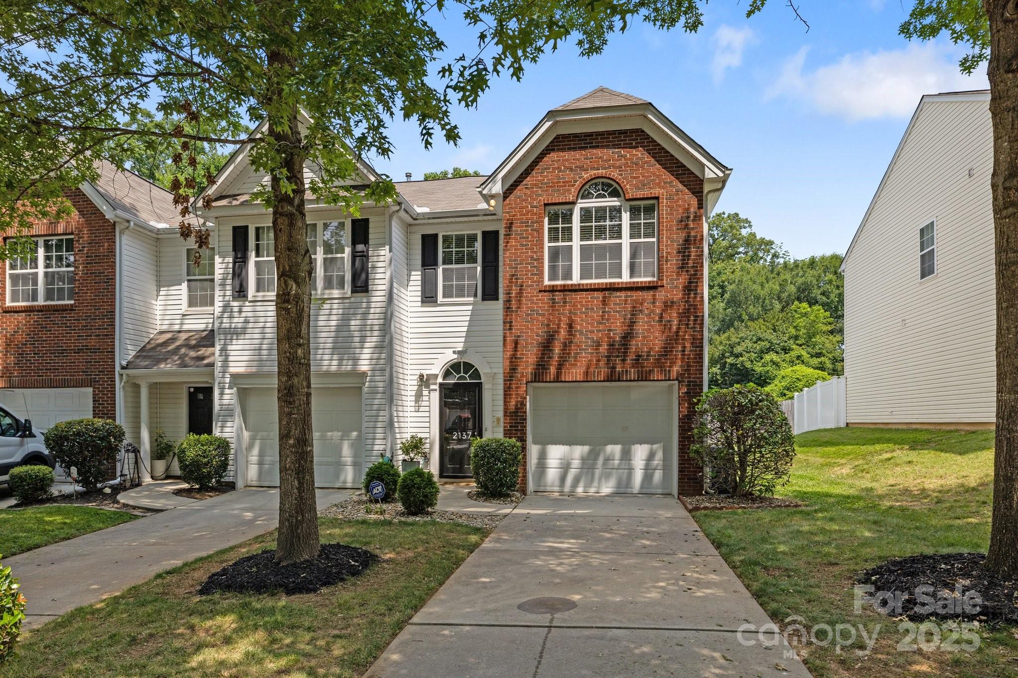 2137 Whispering Way Property Photo 1
