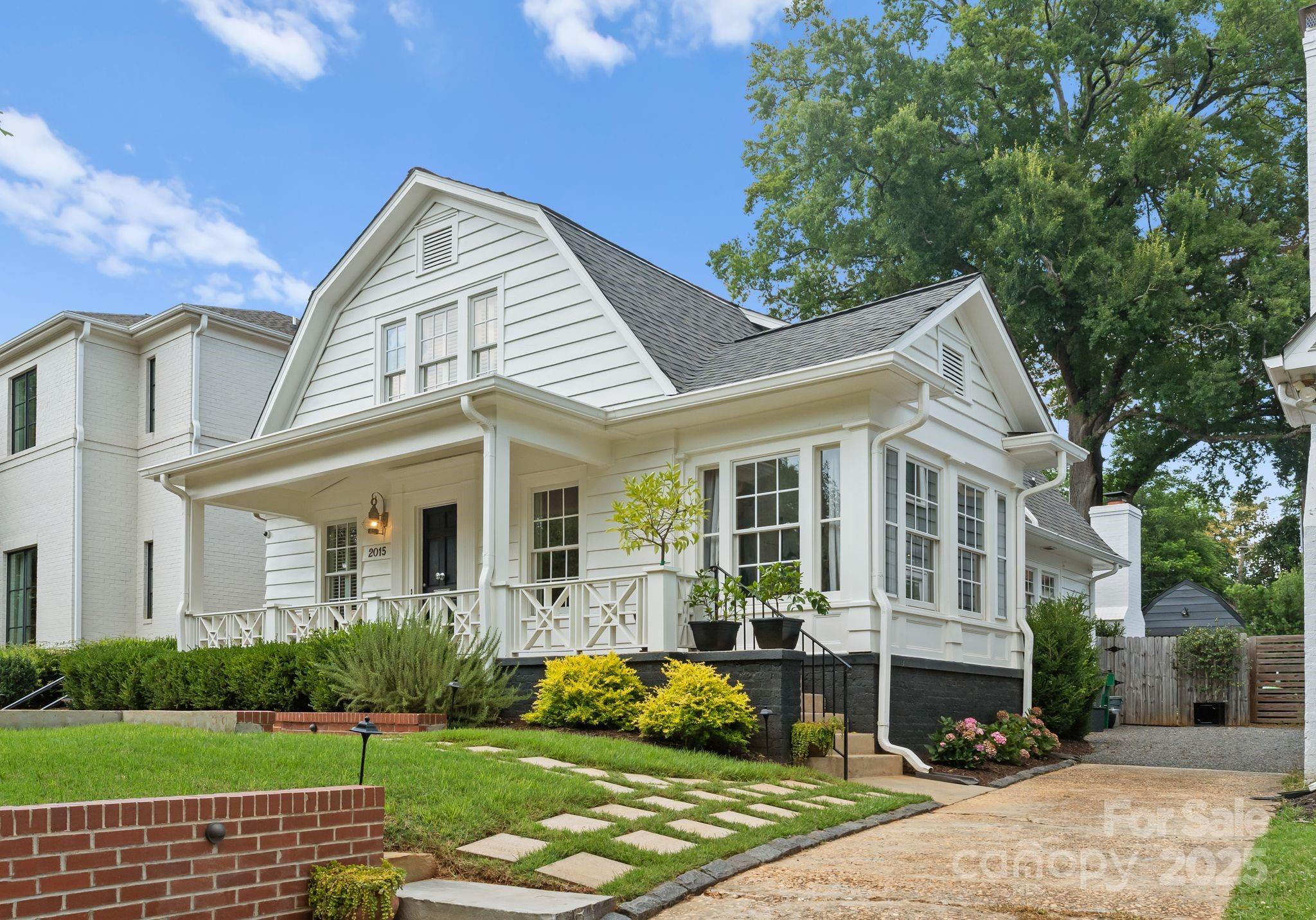 2015 Lombardy Circle Property Photo 1