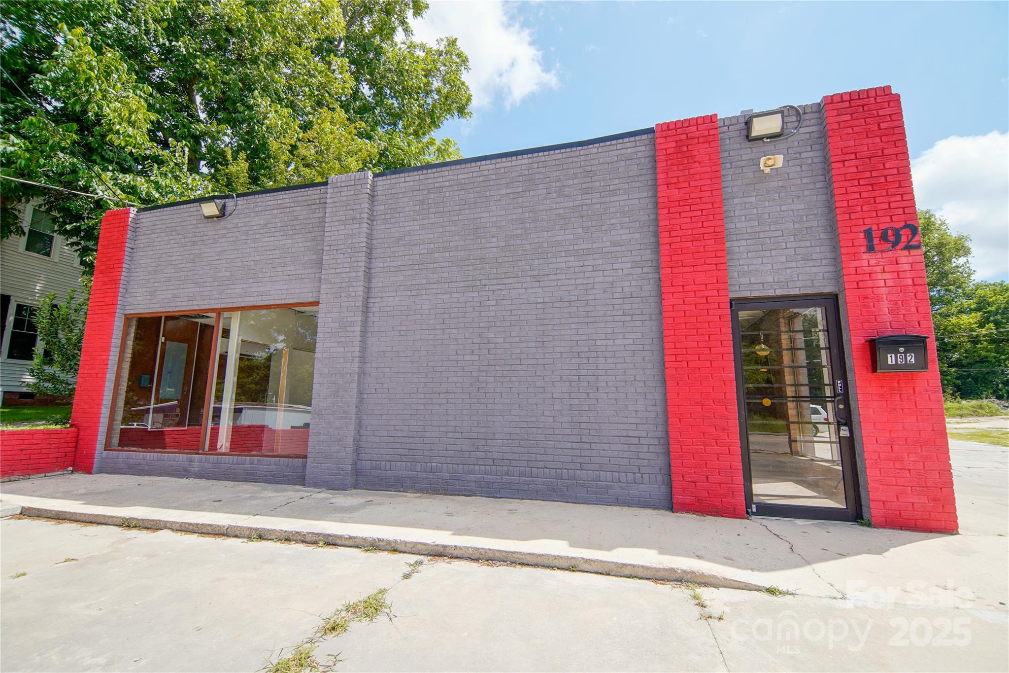 192 Columbia Street Property Photo 2
