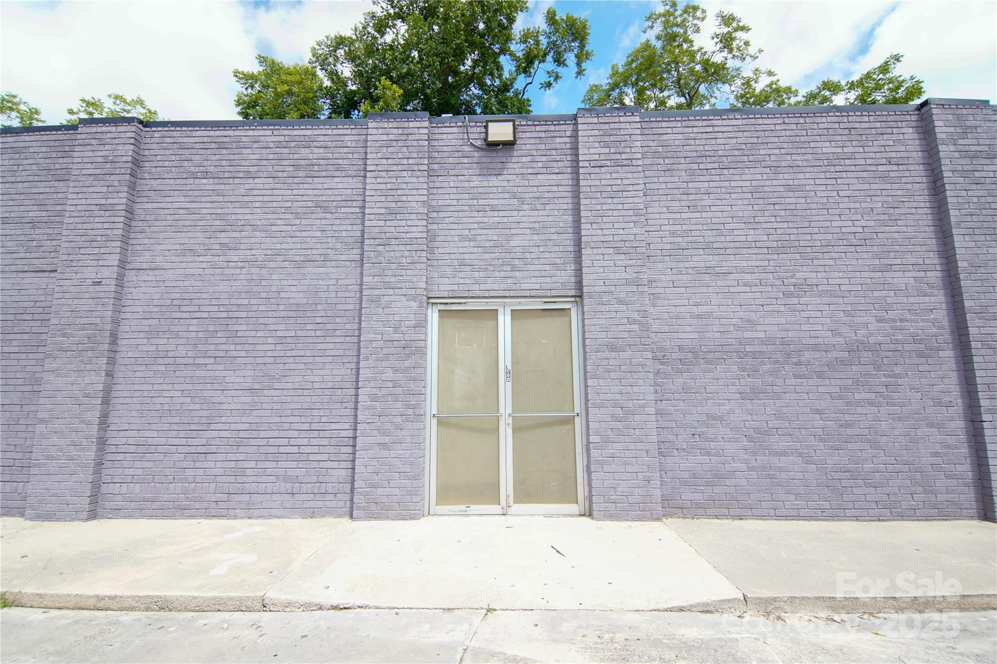 192 Columbia Street Property Photo 4