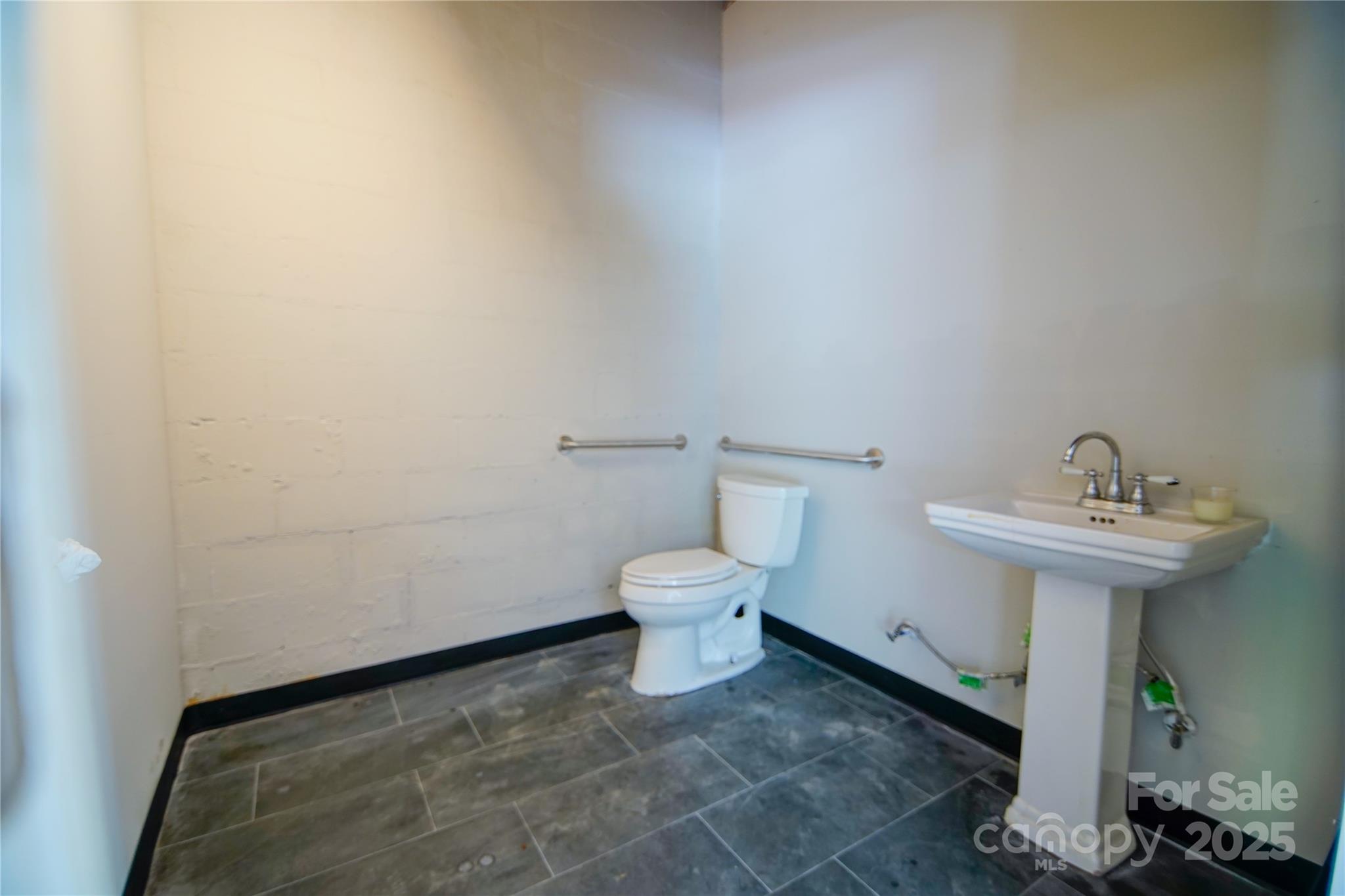 192 Columbia Street Property Photo 27