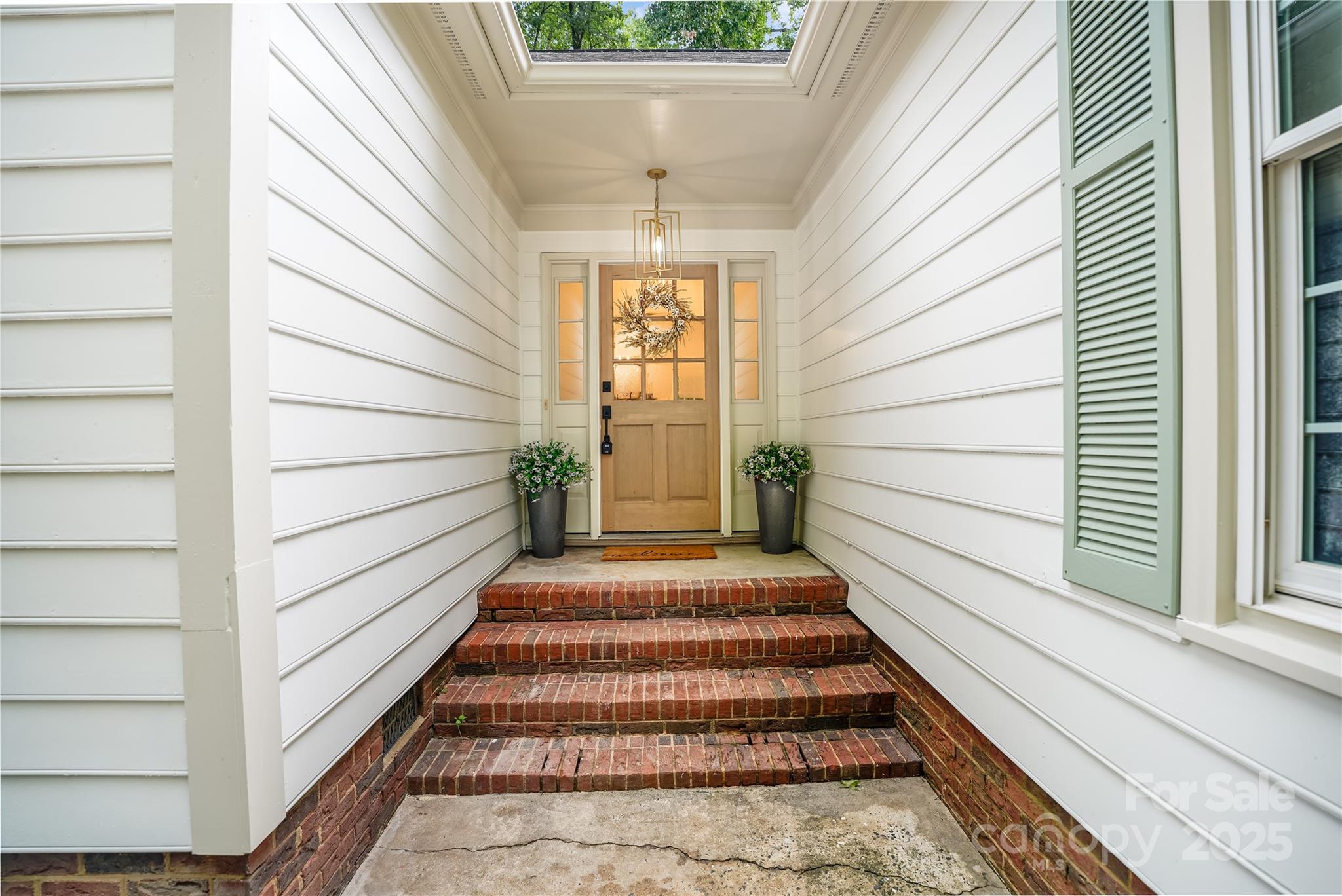 2212 Pinebrook Circle Property Photo 6