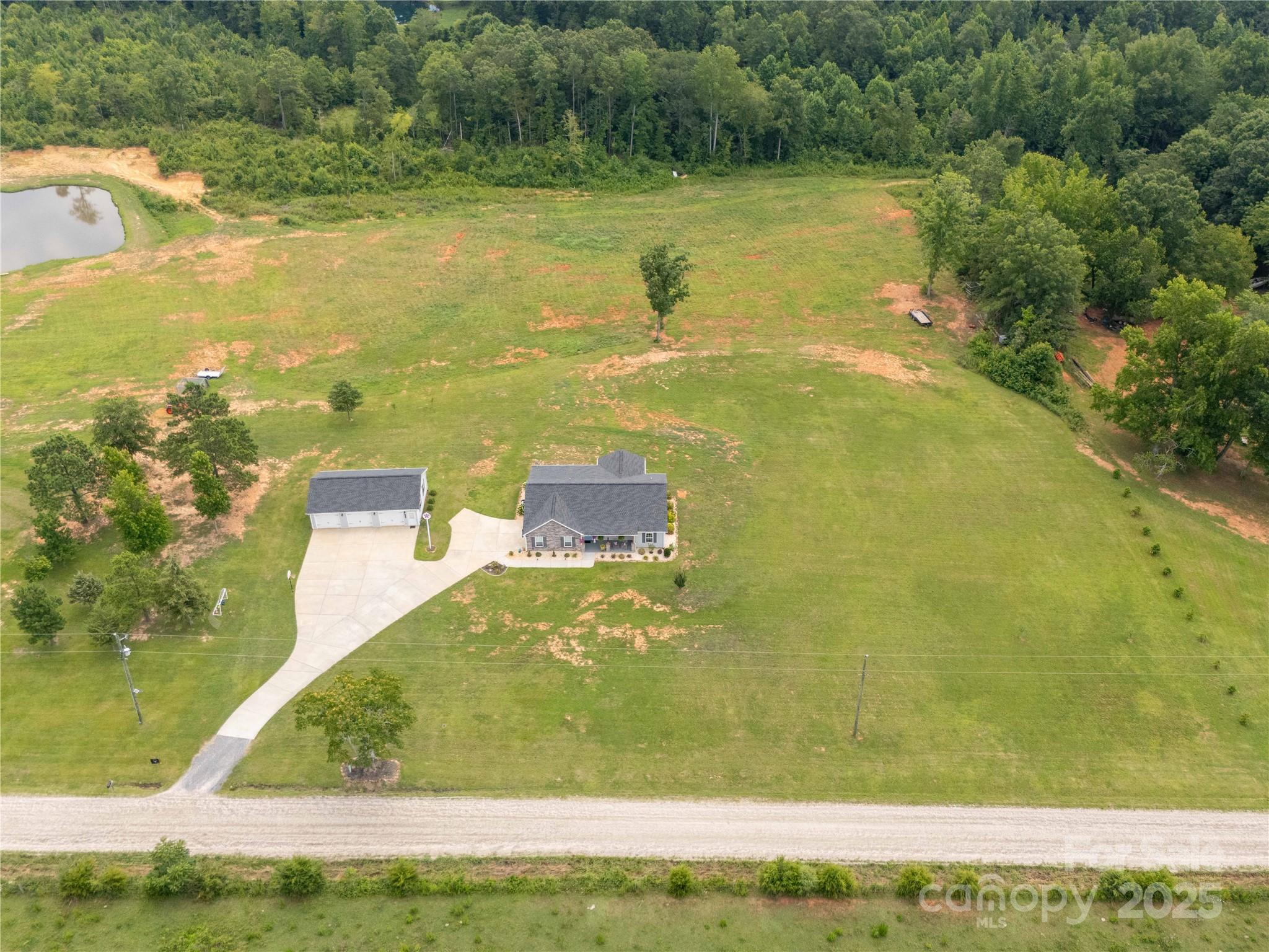 2757 Bobcat Road Property Photo 1