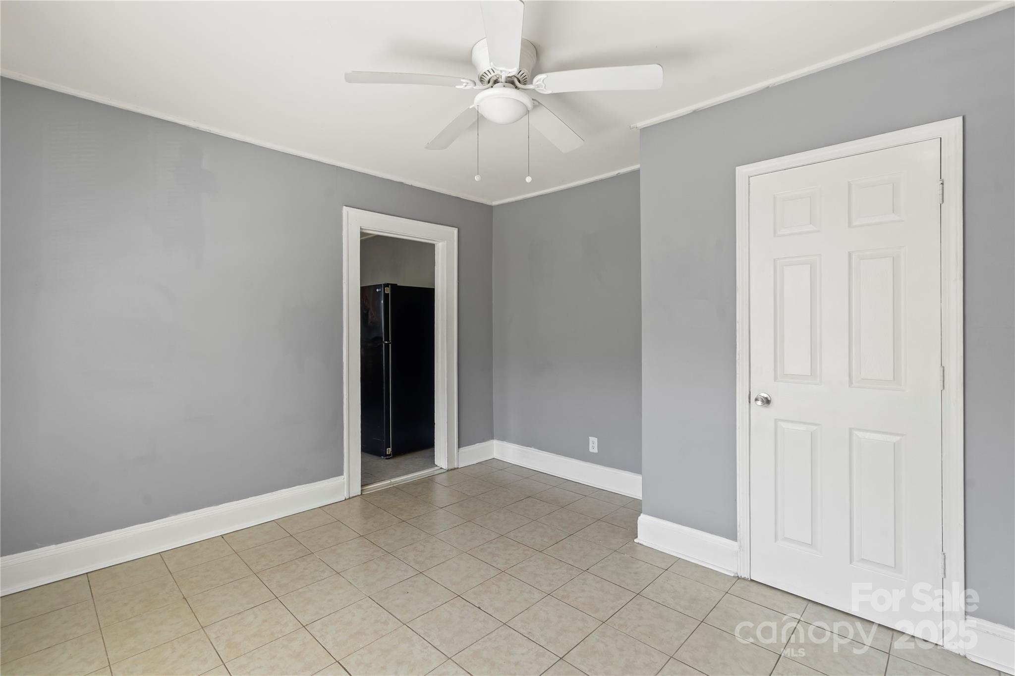921 N Jackson Street Property Photo 11