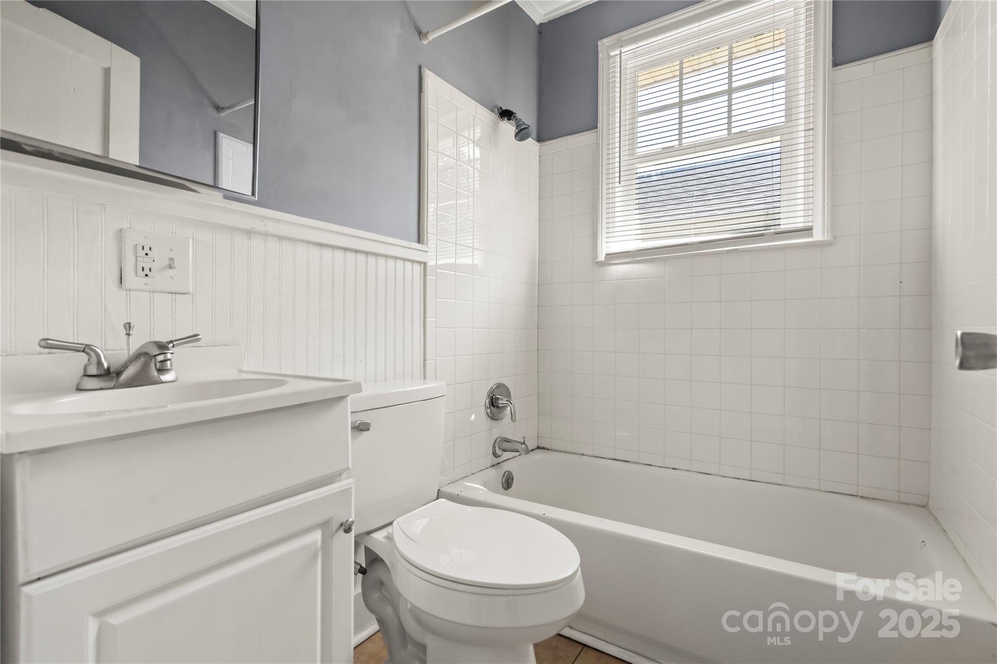 921 N Jackson Street Property Photo 13