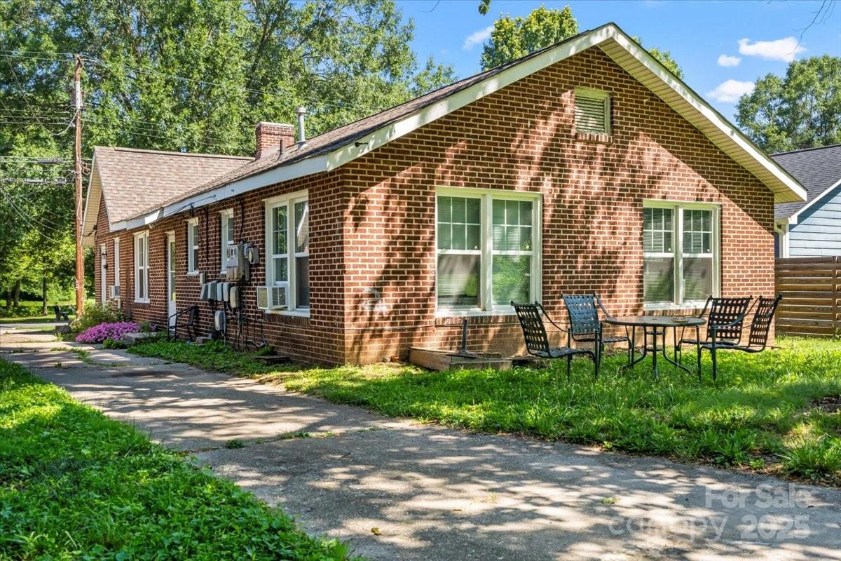 921 N Jackson Street Property Photo 26
