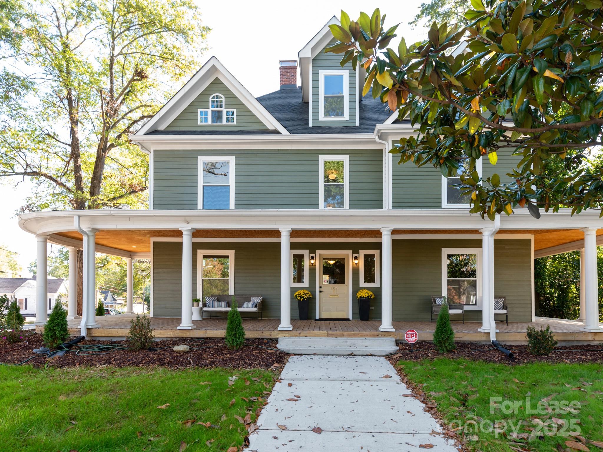 402 S Chester Street Property Photo 1