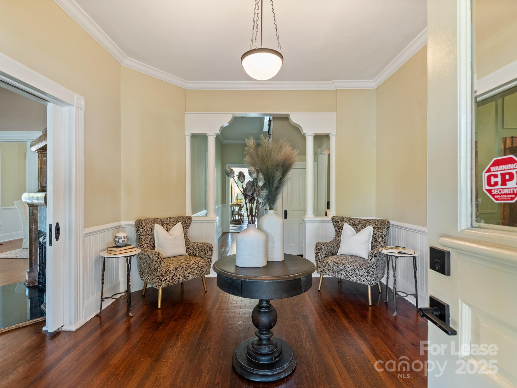 402 S Chester Street Property Photo 8