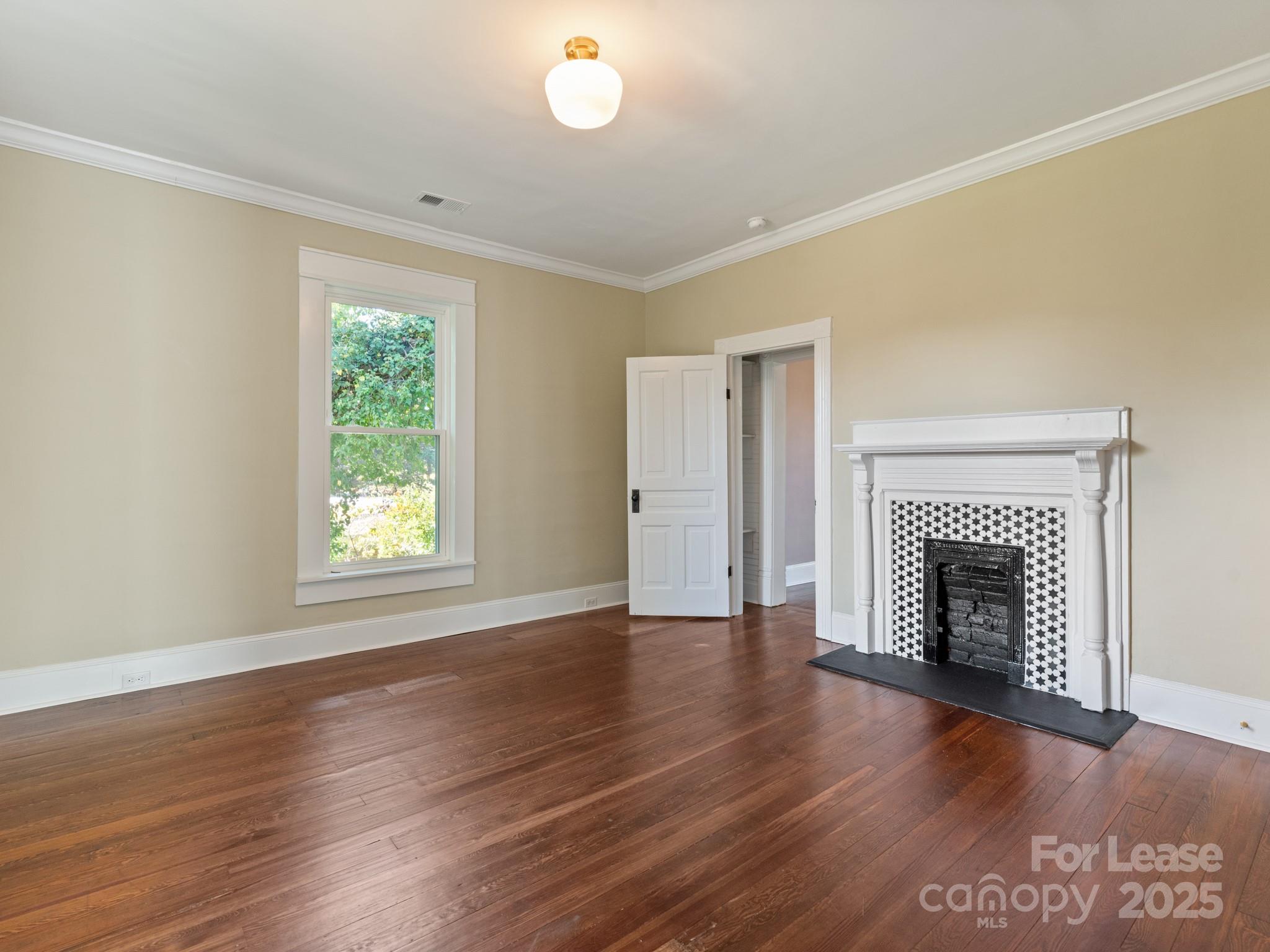 402 S Chester Street Property Photo 41