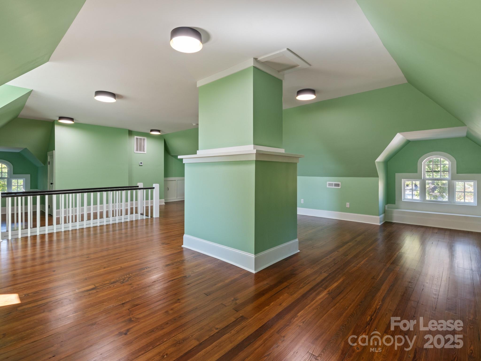 402 S Chester Street Property Photo 45