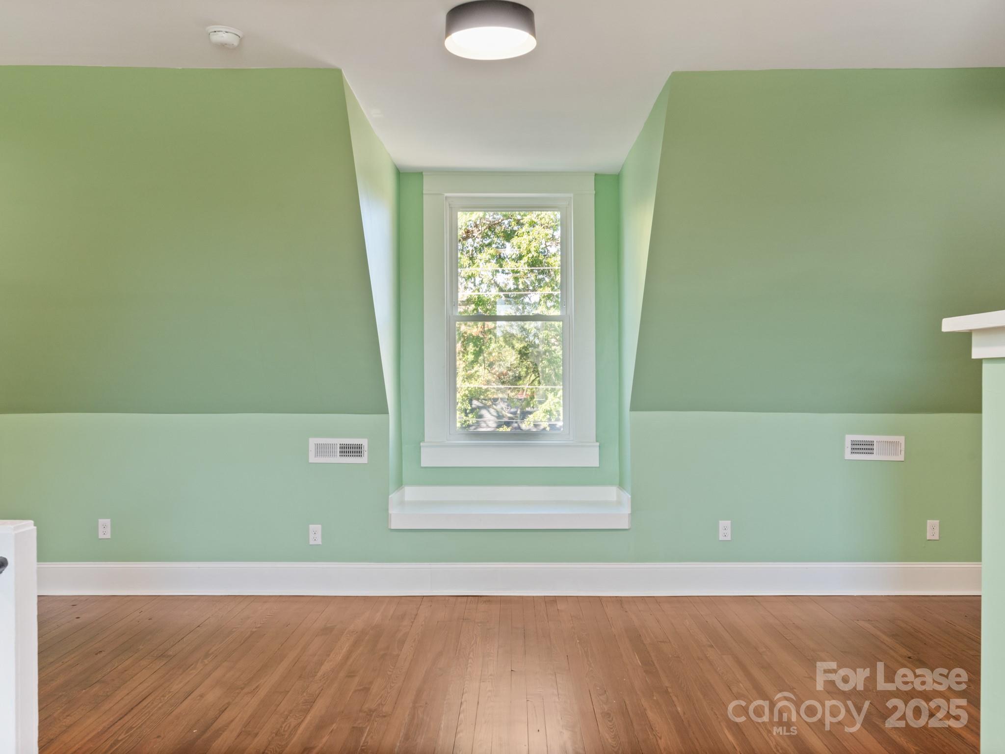 402 S Chester Street Property Photo 47