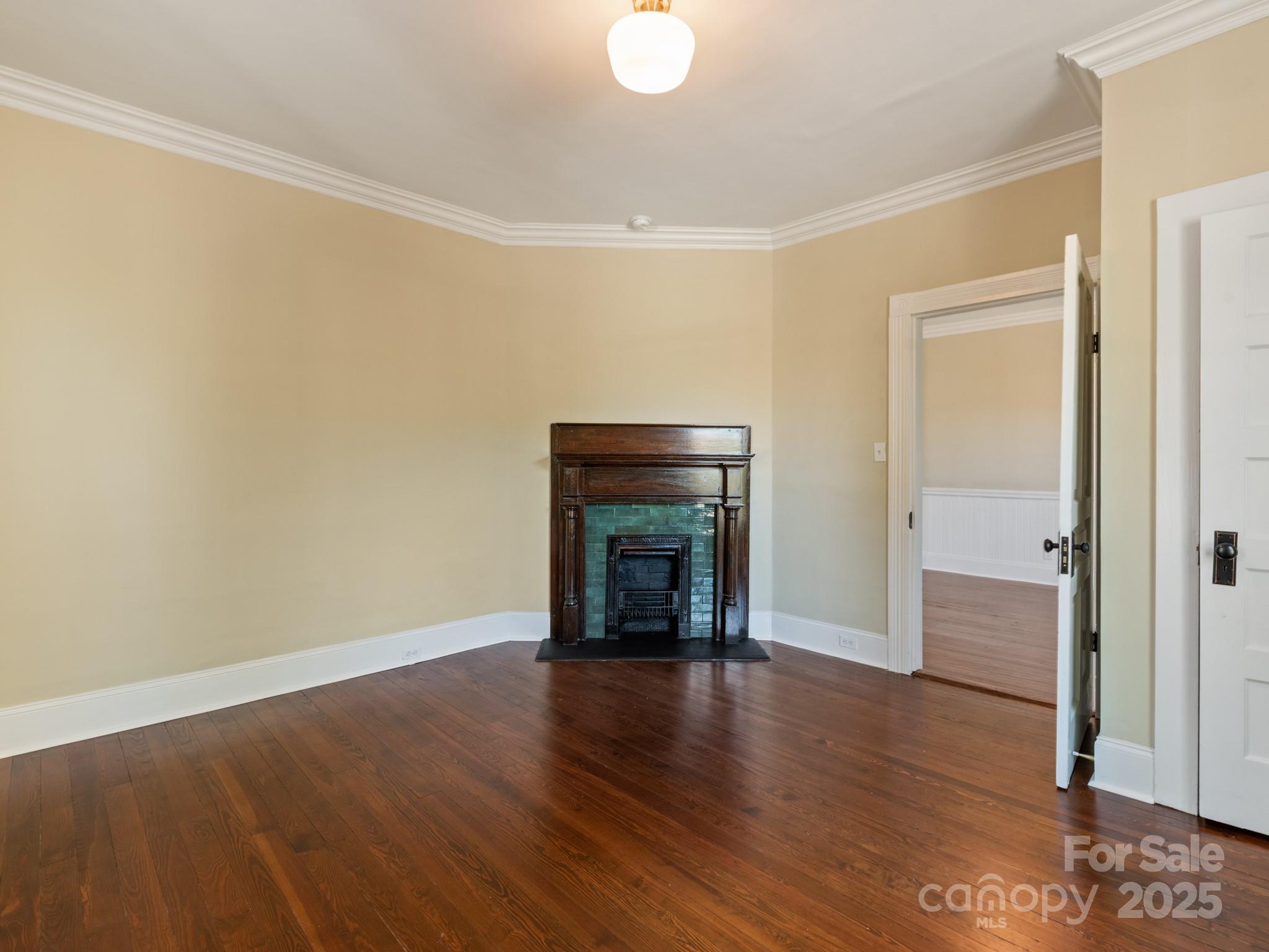 402 S Chester Street Property Photo 31