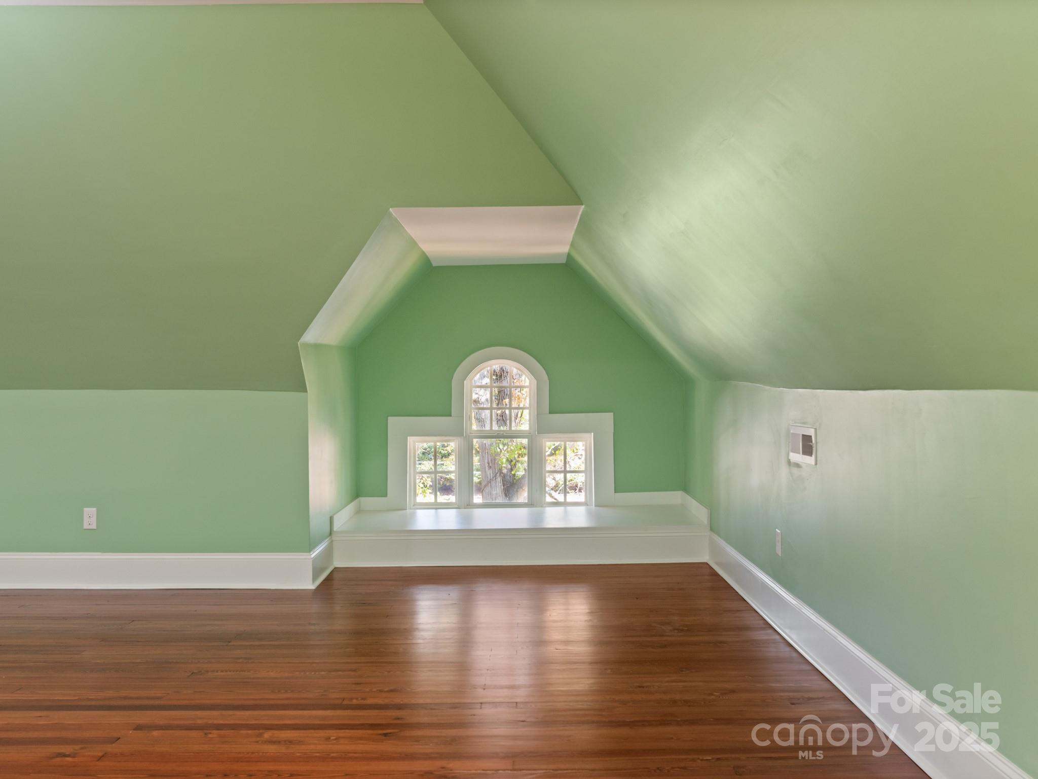 402 S Chester Street Property Photo 46
