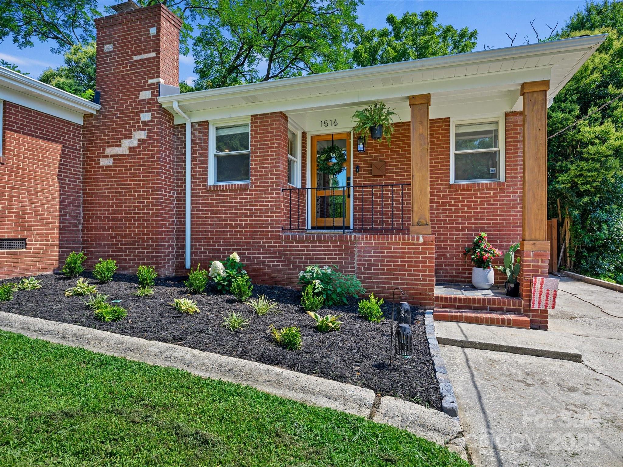 1516 Russell Avenue Property Photo 2