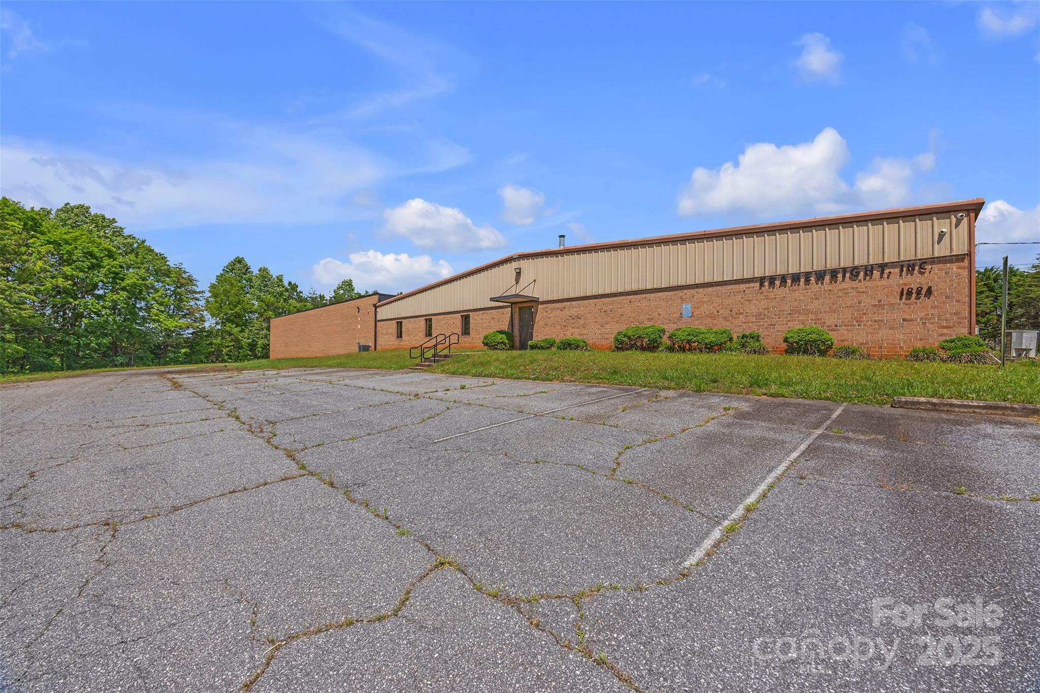 1824 Brian Drive Property Photo 2