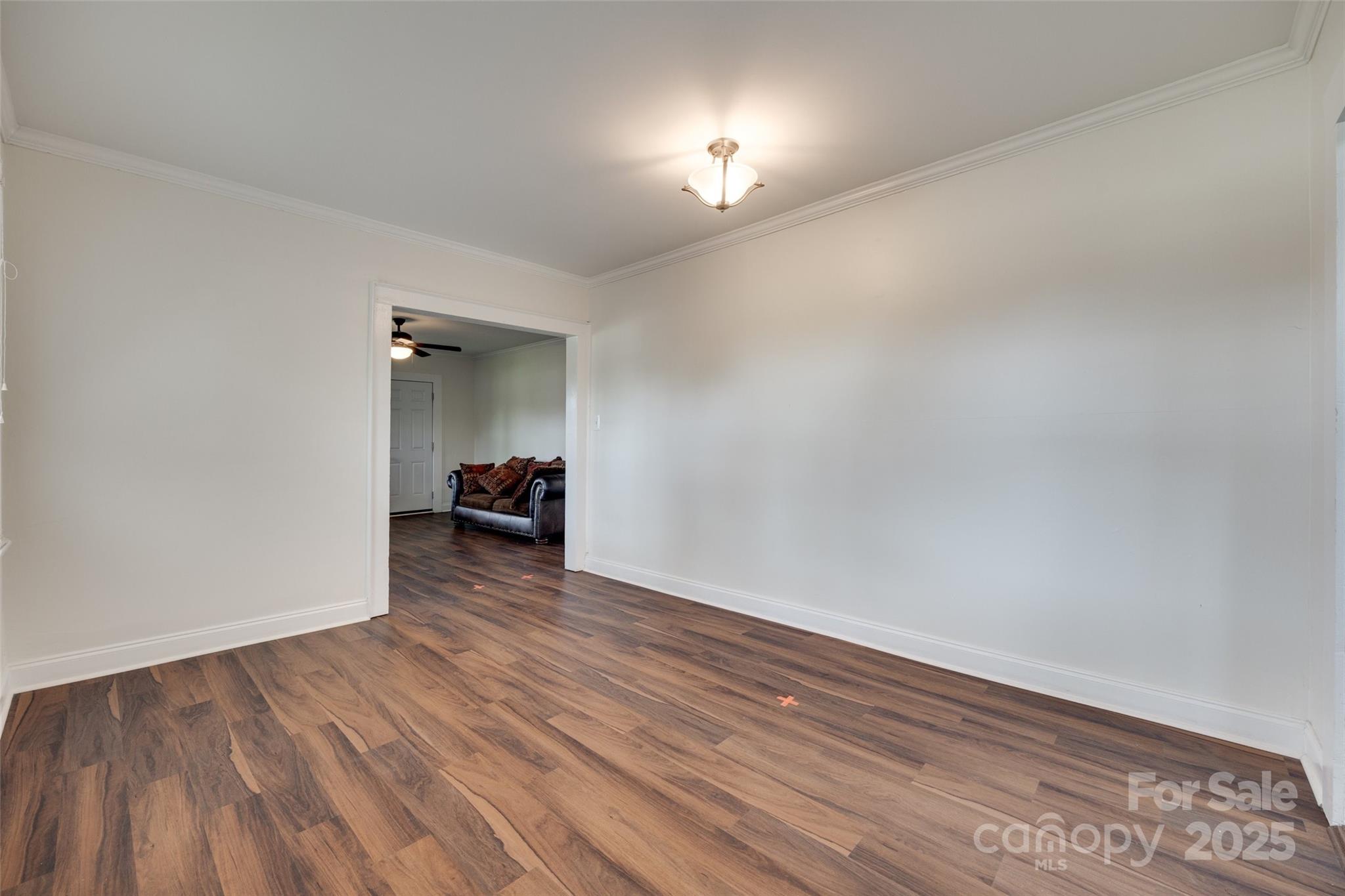 104 W Maryland Avenue Property Photo 9