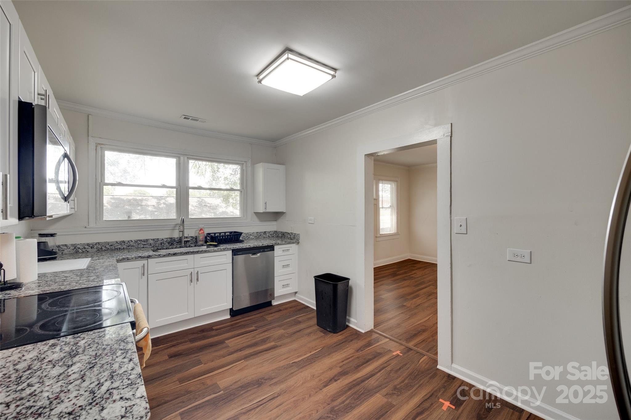 104 W Maryland Avenue Property Photo 11