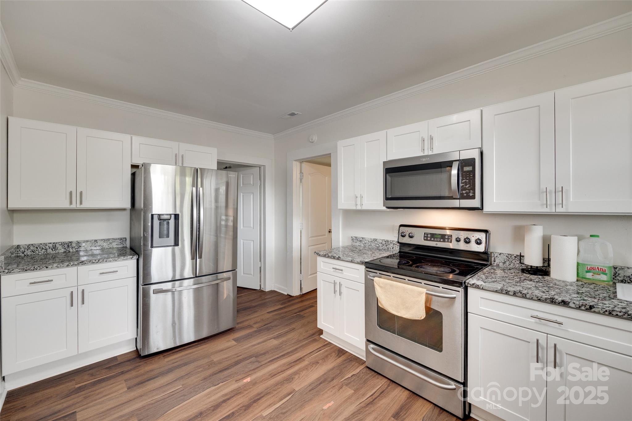 104 W Maryland Avenue Property Photo 12