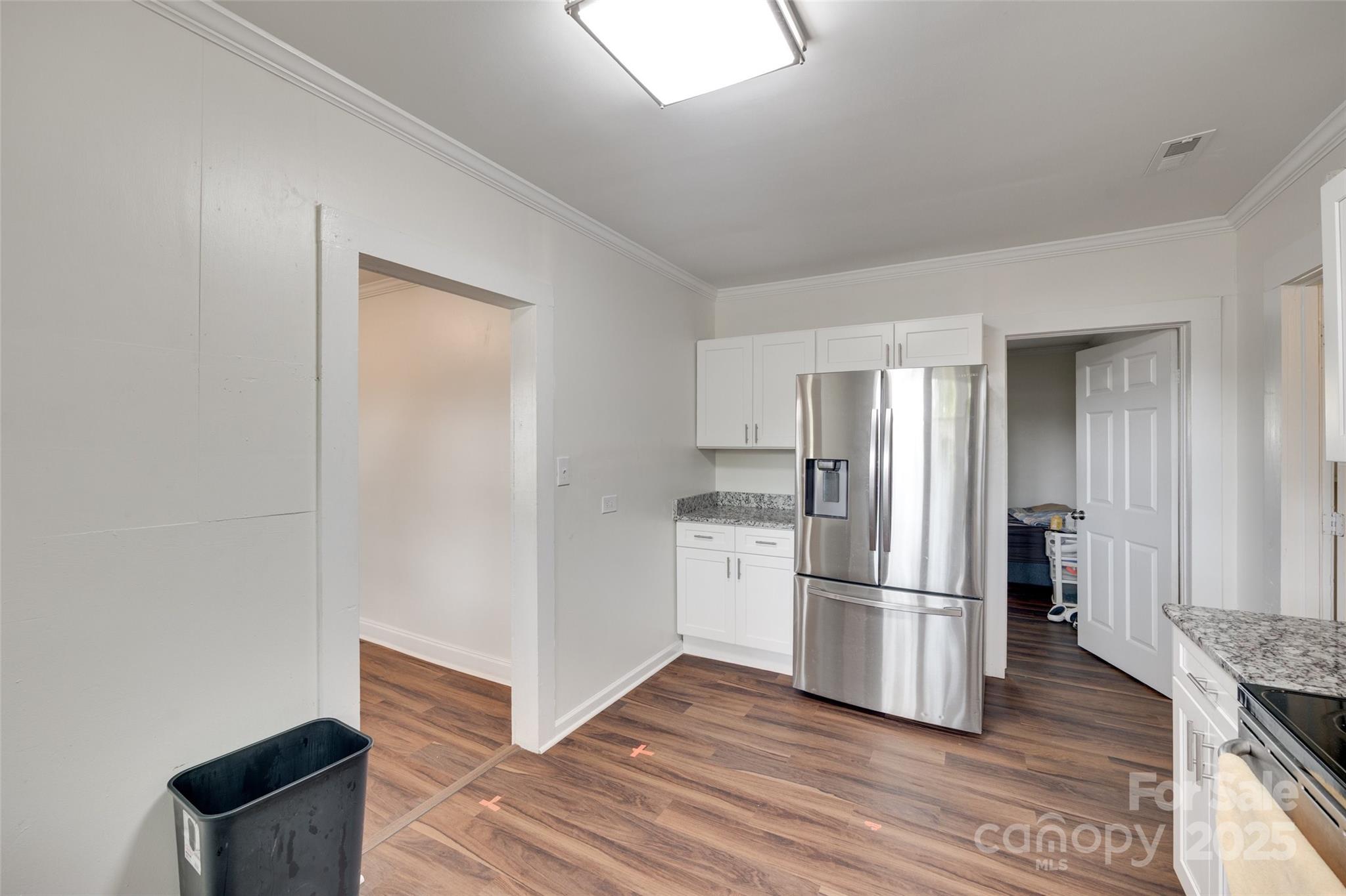 104 W Maryland Avenue Property Photo 13
