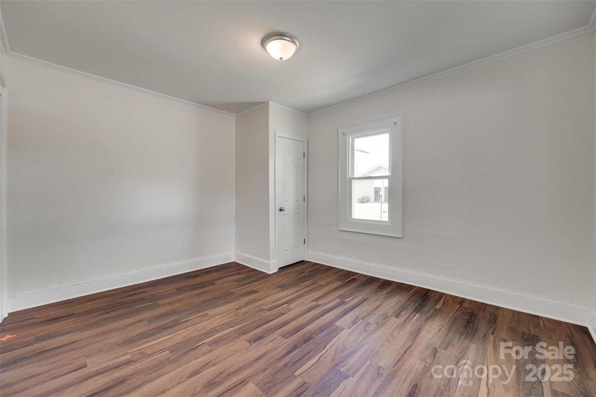 104 W Maryland Avenue Property Photo 16