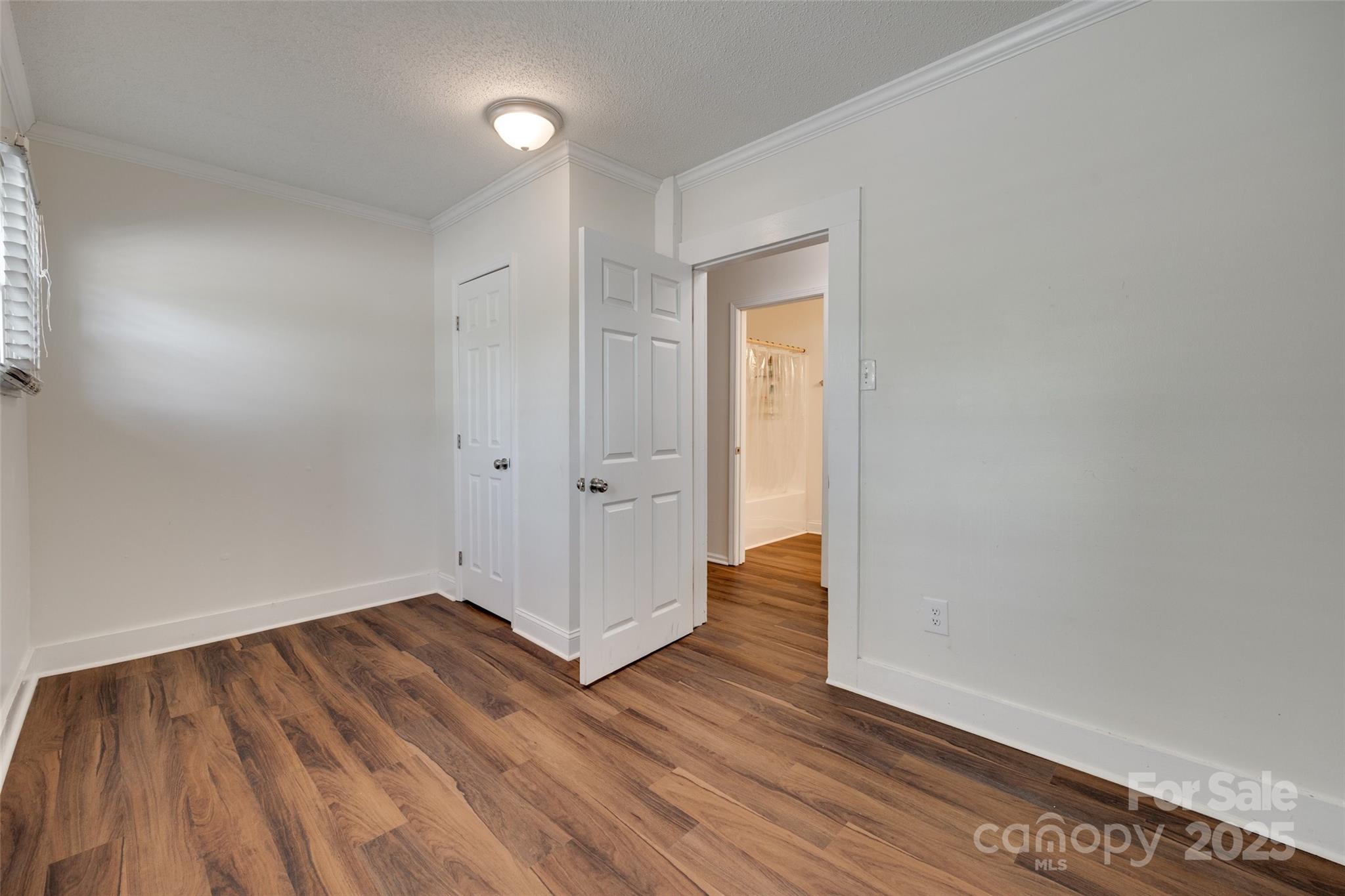 104 W Maryland Avenue Property Photo 18
