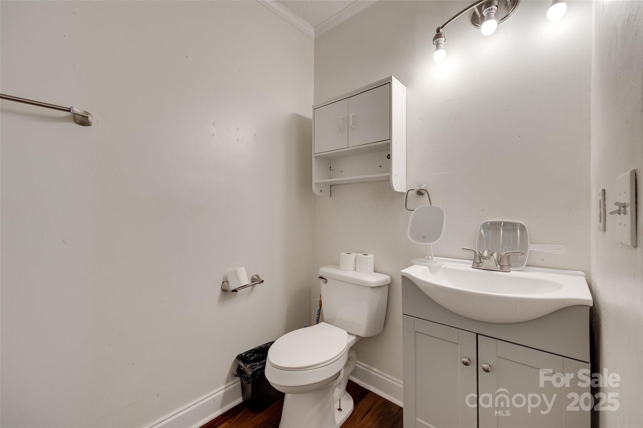 104 W Maryland Avenue Property Photo 22