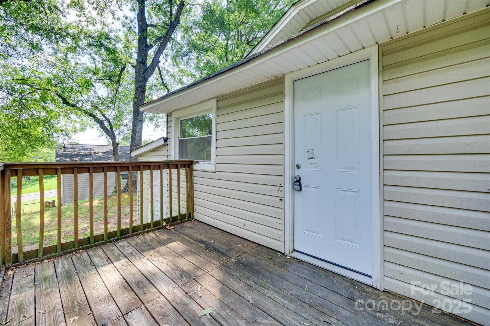 104 W Maryland Avenue Property Photo 25