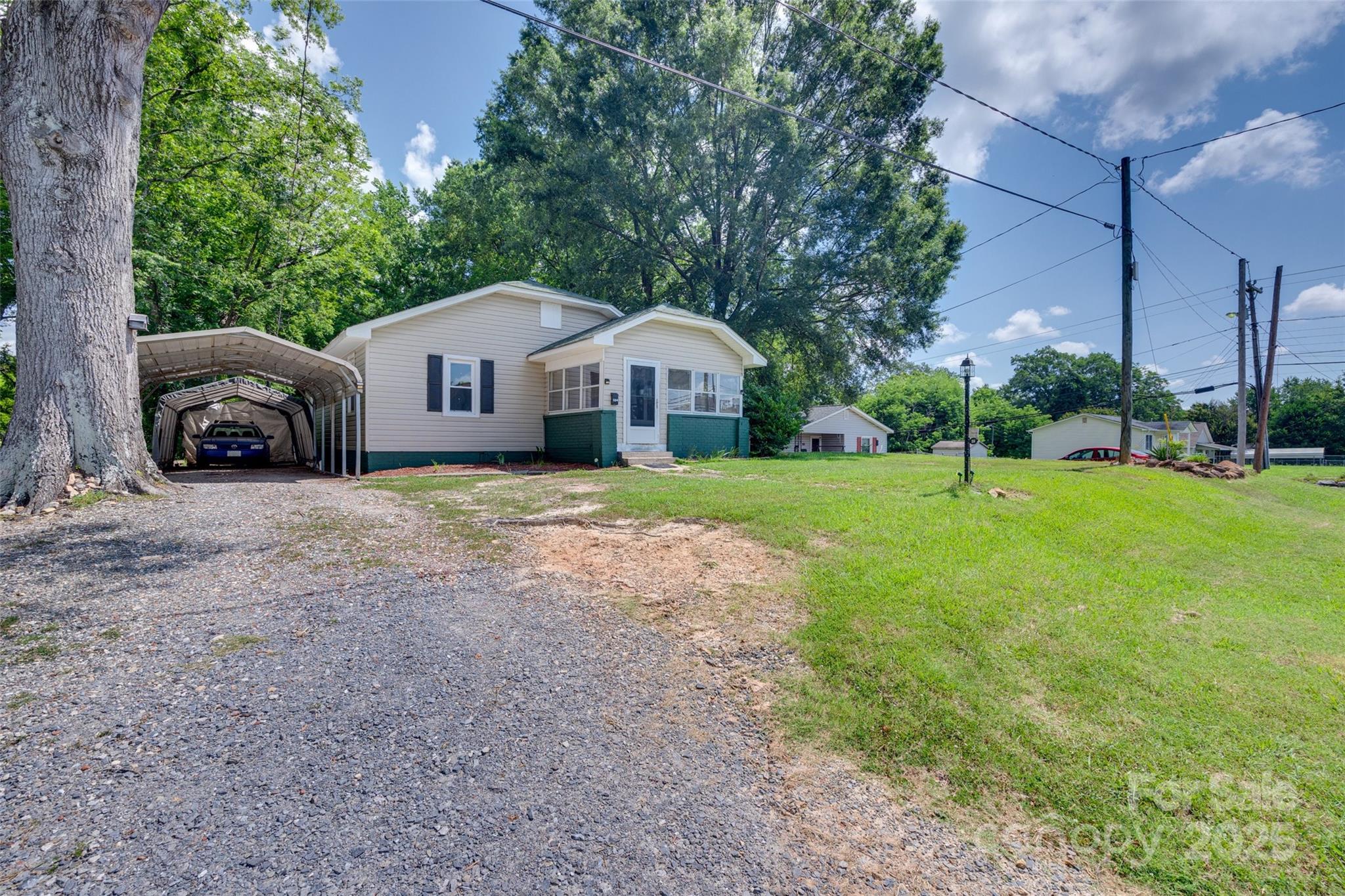 104 W Maryland Avenue Property Photo 28