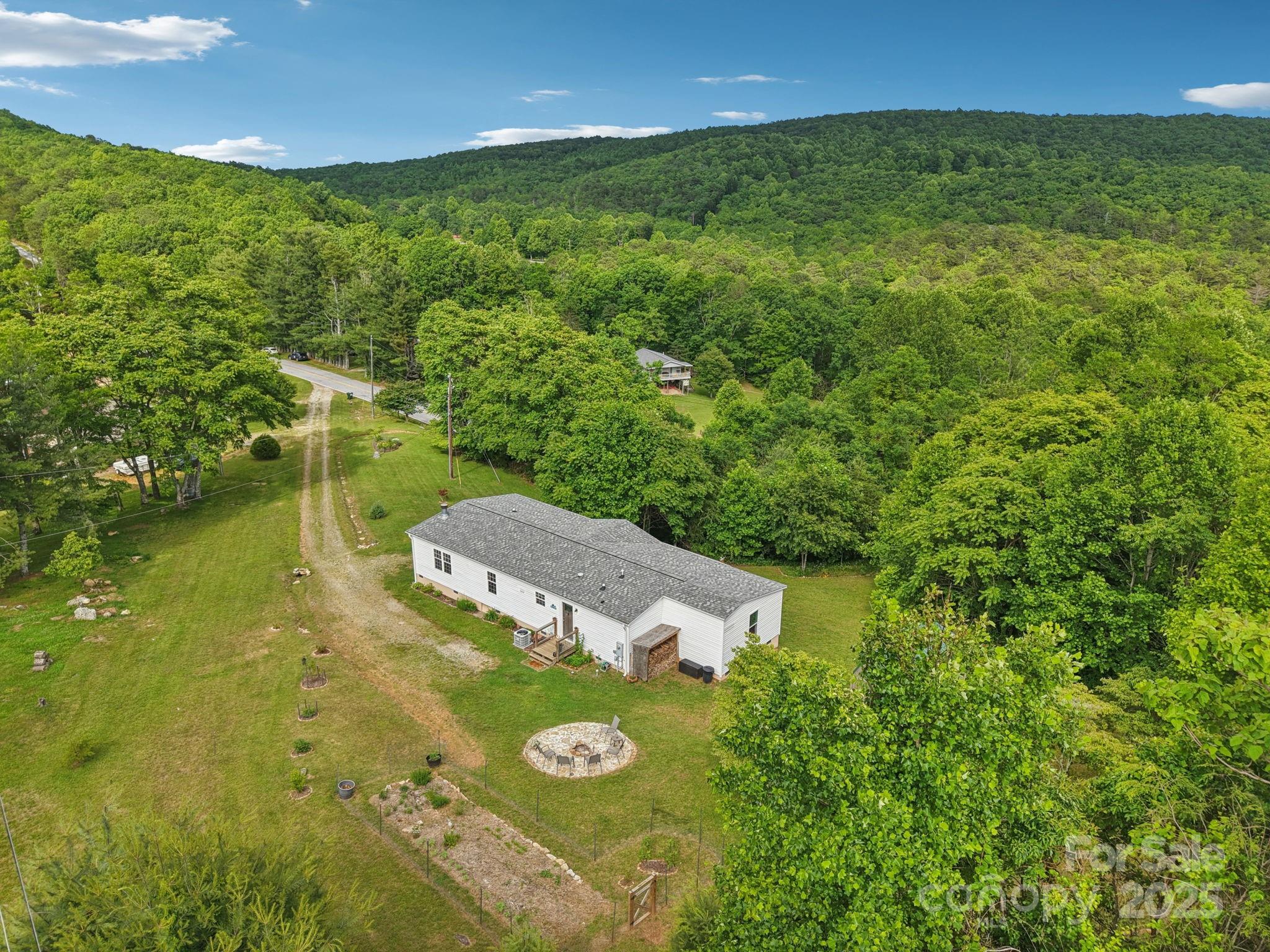 1282 Spicer Cove Road Property Photo 1
