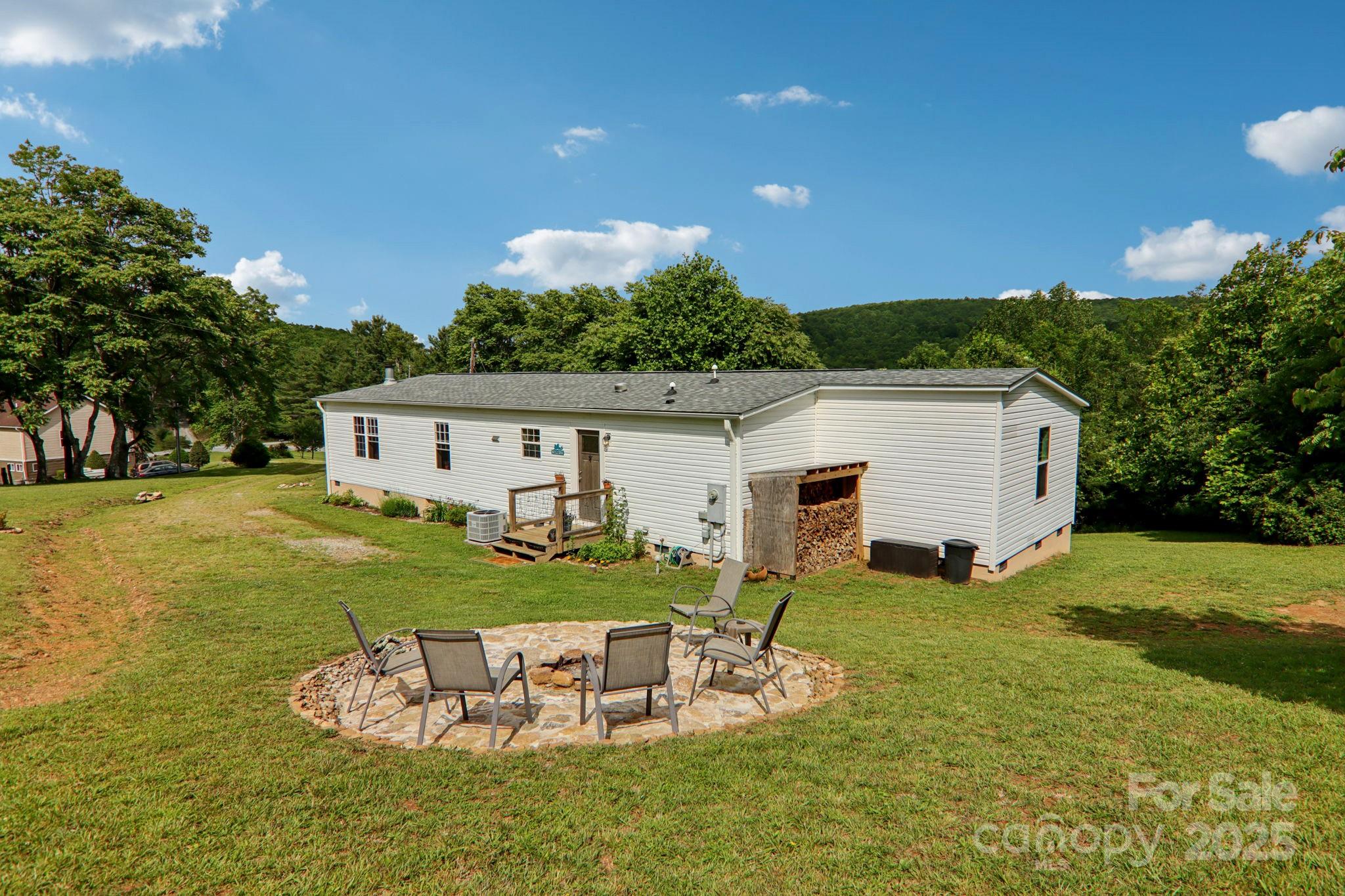 1282 Spicer Cove Road Property Photo 2