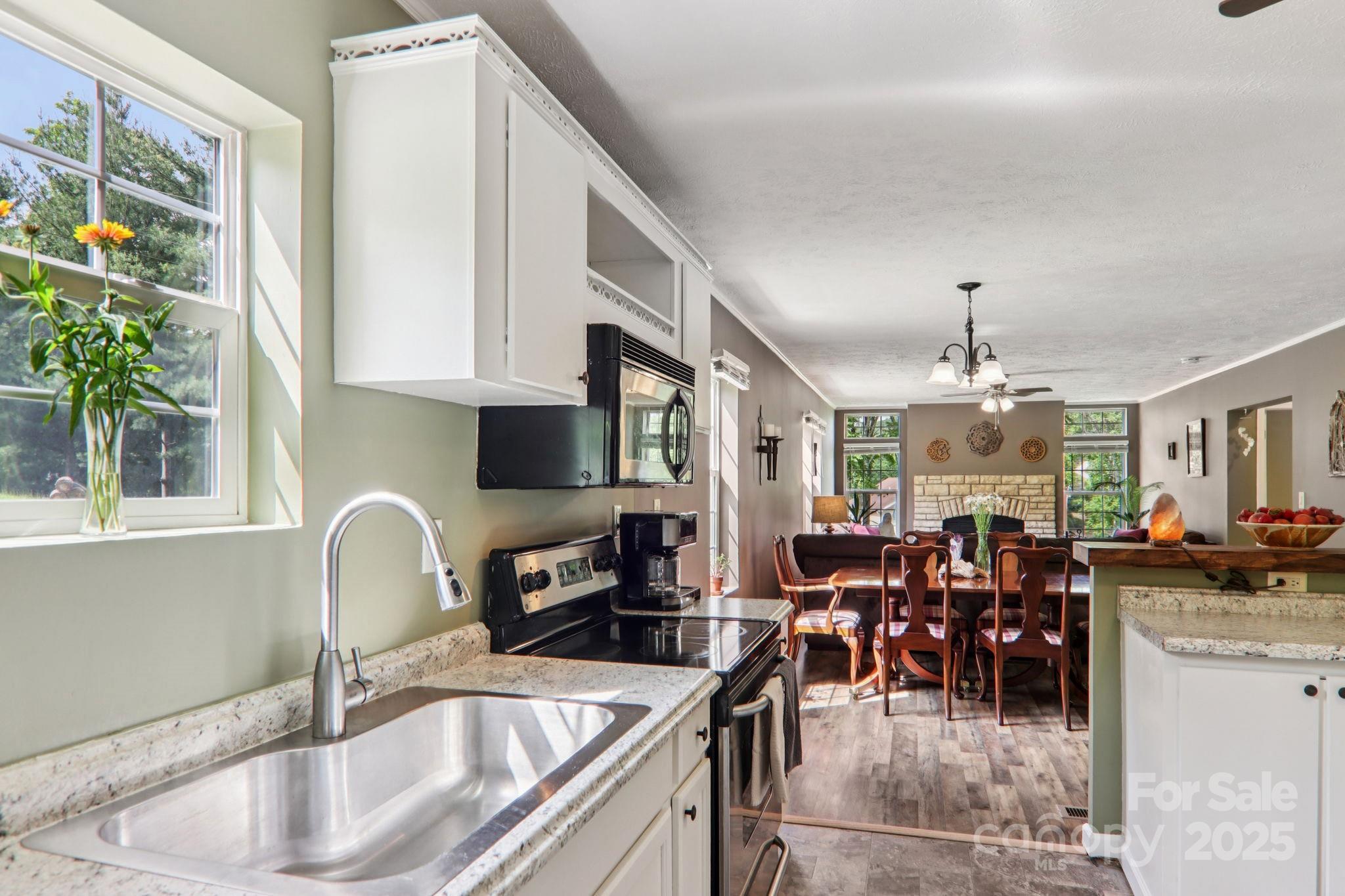 1282 Spicer Cove Road Property Photo 8