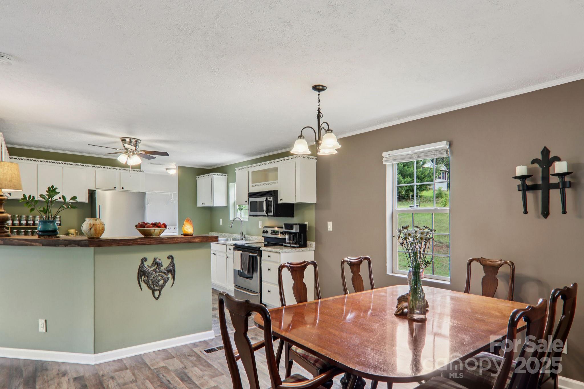 1282 Spicer Cove Road Property Photo 9