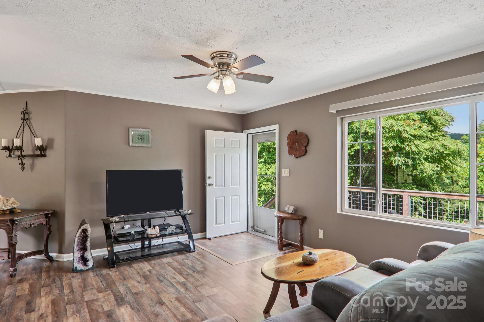 1282 Spicer Cove Road Property Photo 13
