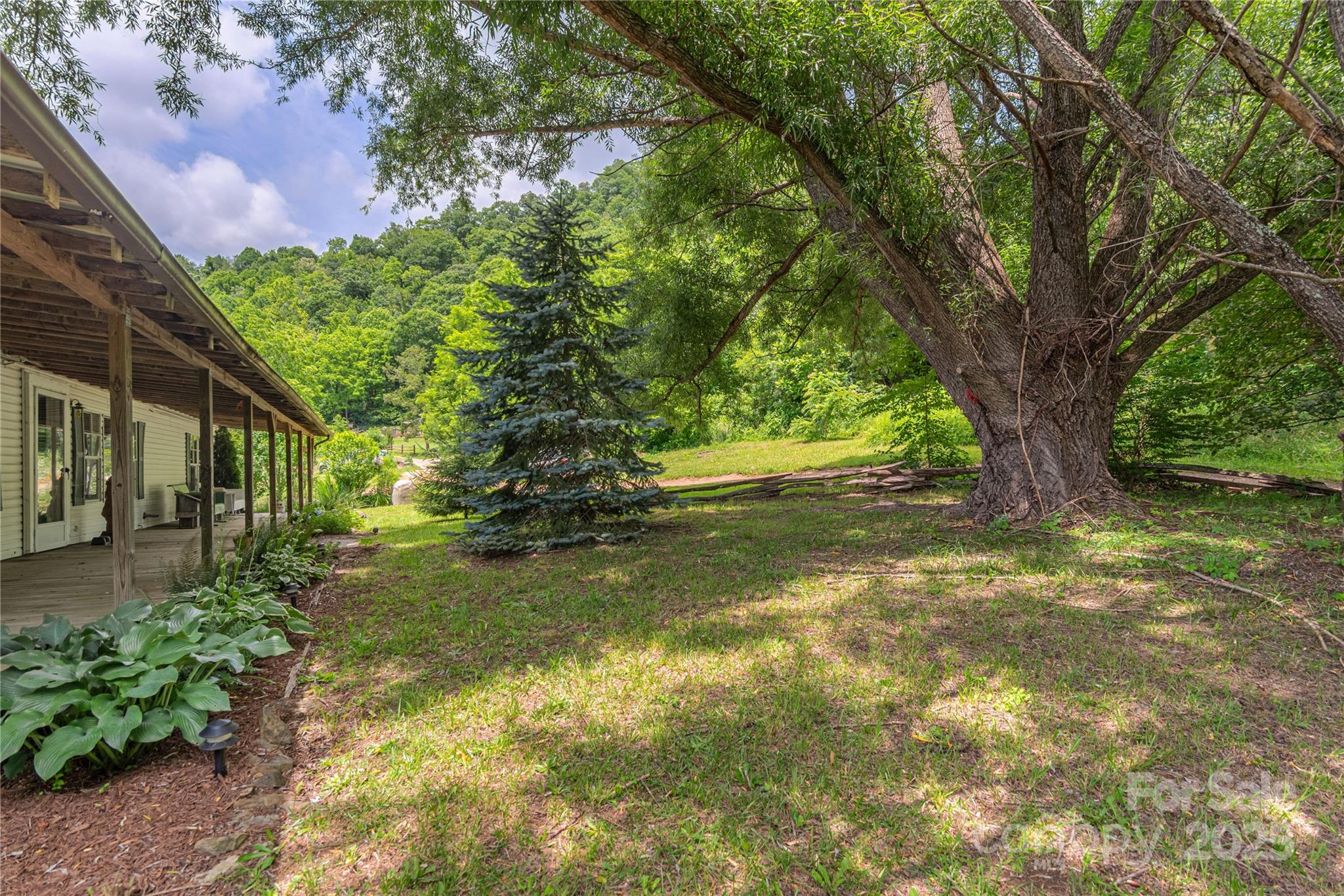 495 Courtney Lane Property Photo 2