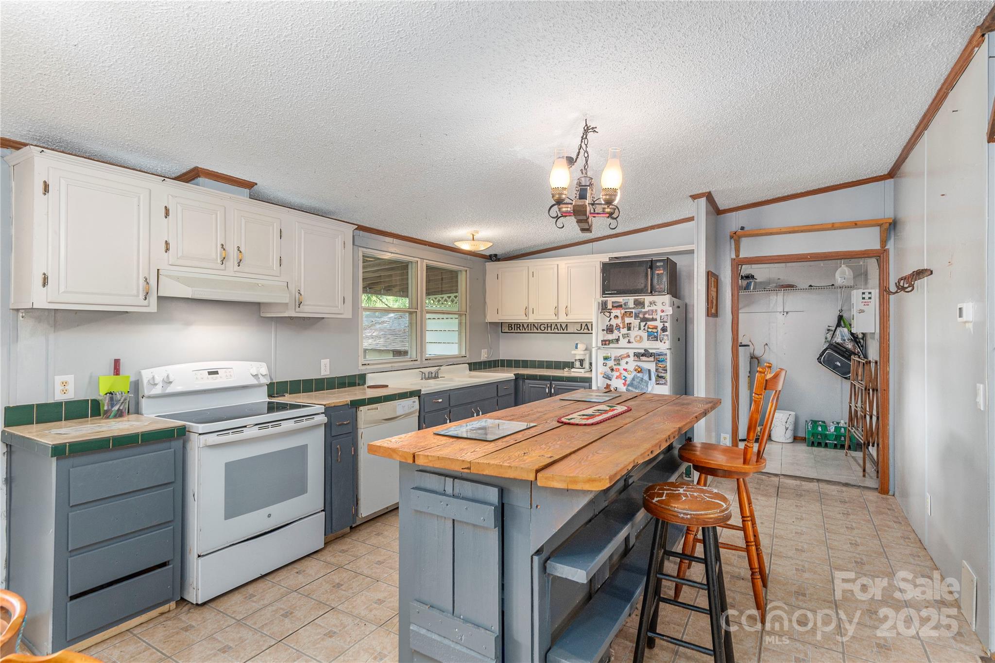 495 Courtney Lane Property Photo 7