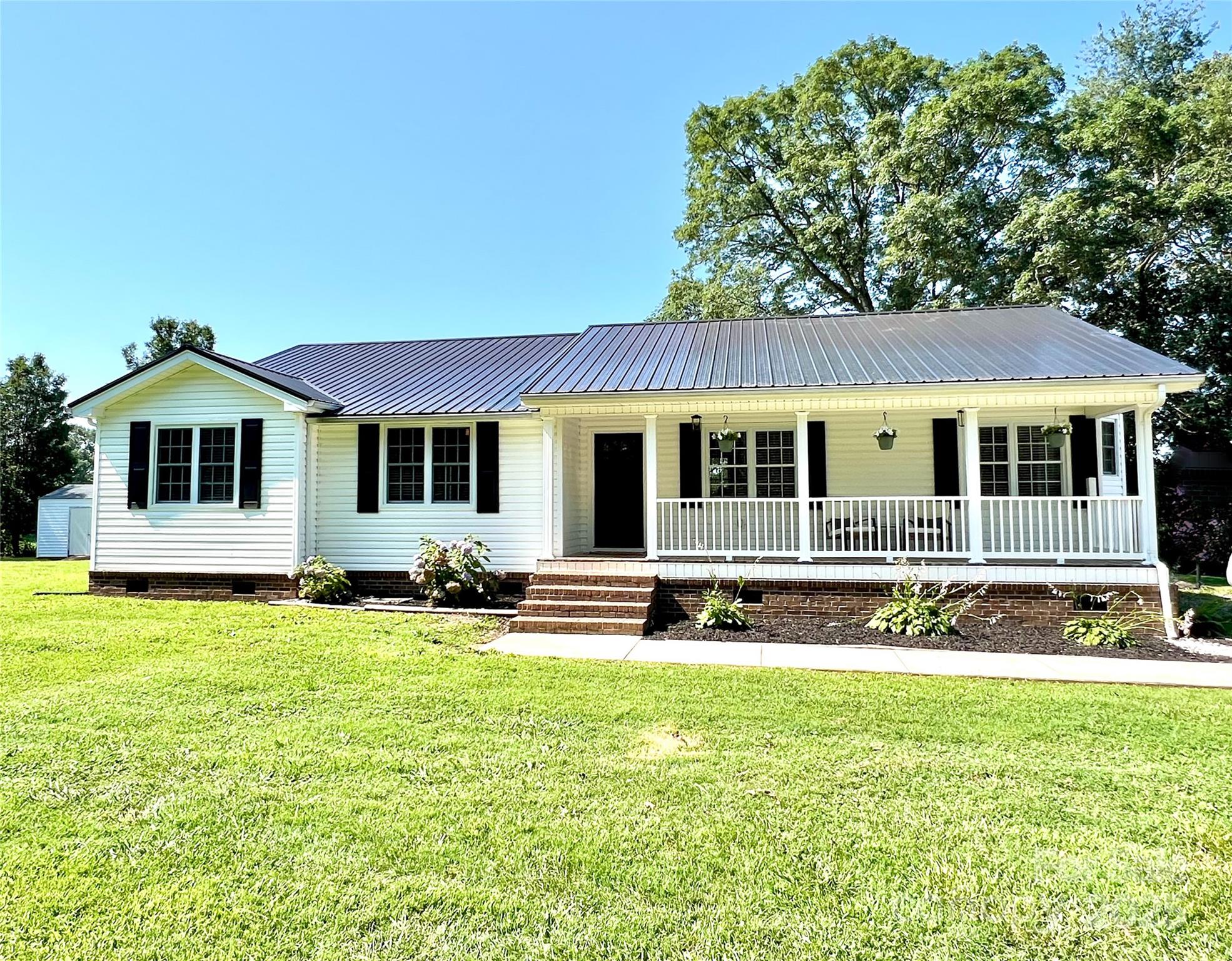 147 Dutchman Road Property Photo 1
