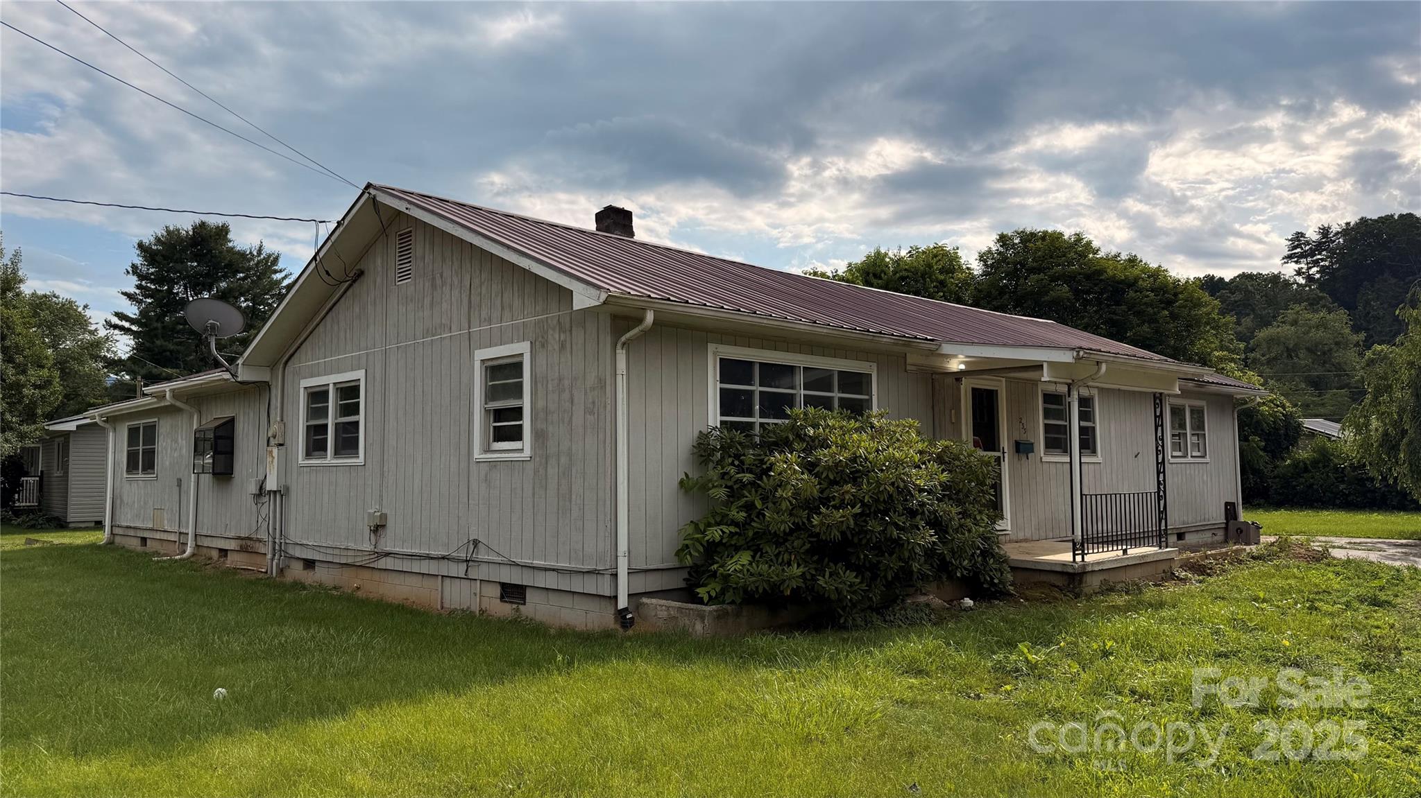 233 Rogers Street Property Photo 1