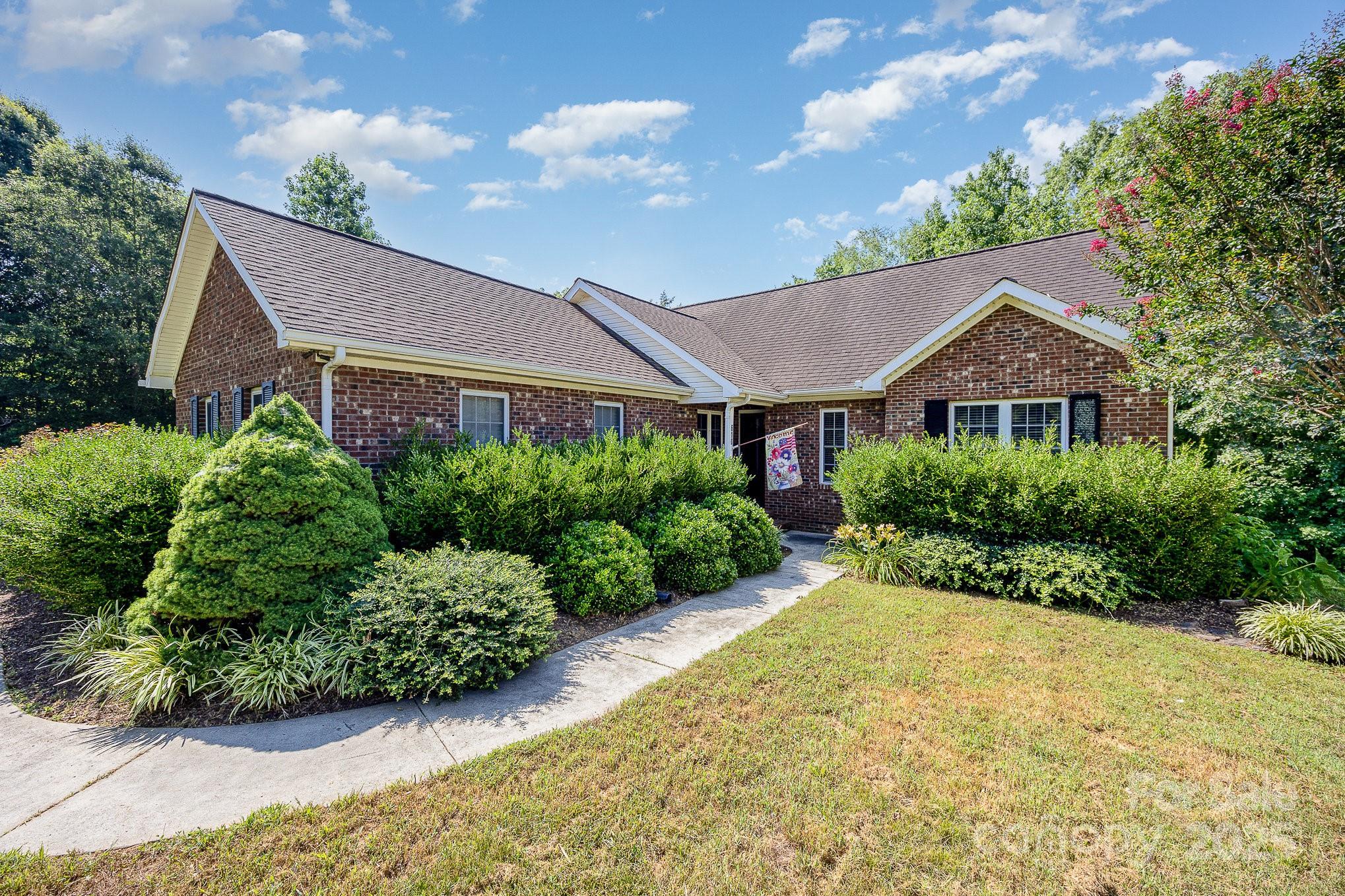 610 Mountain Place Property Photo 1
