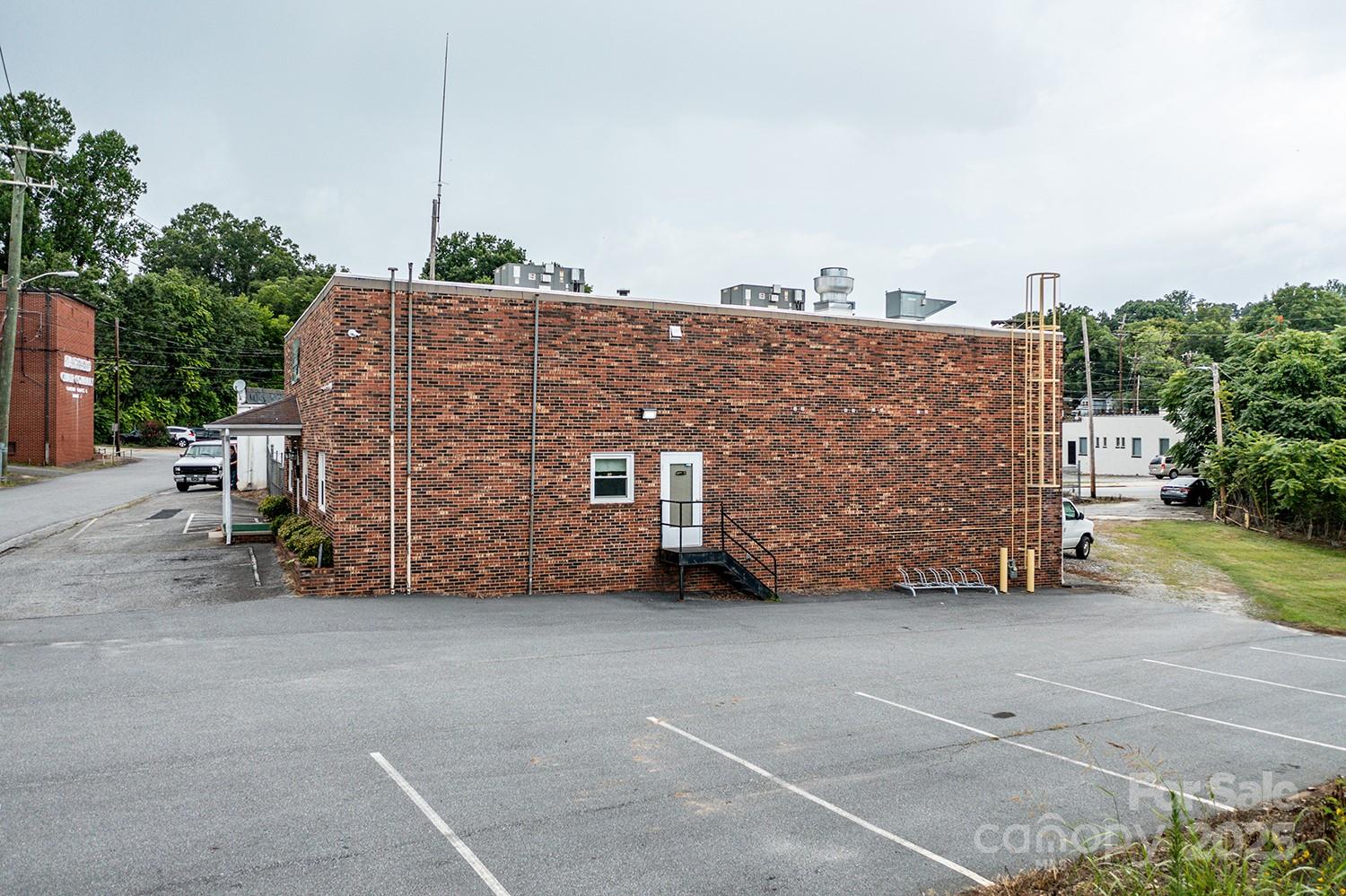 107 Light Street Property Photo 9