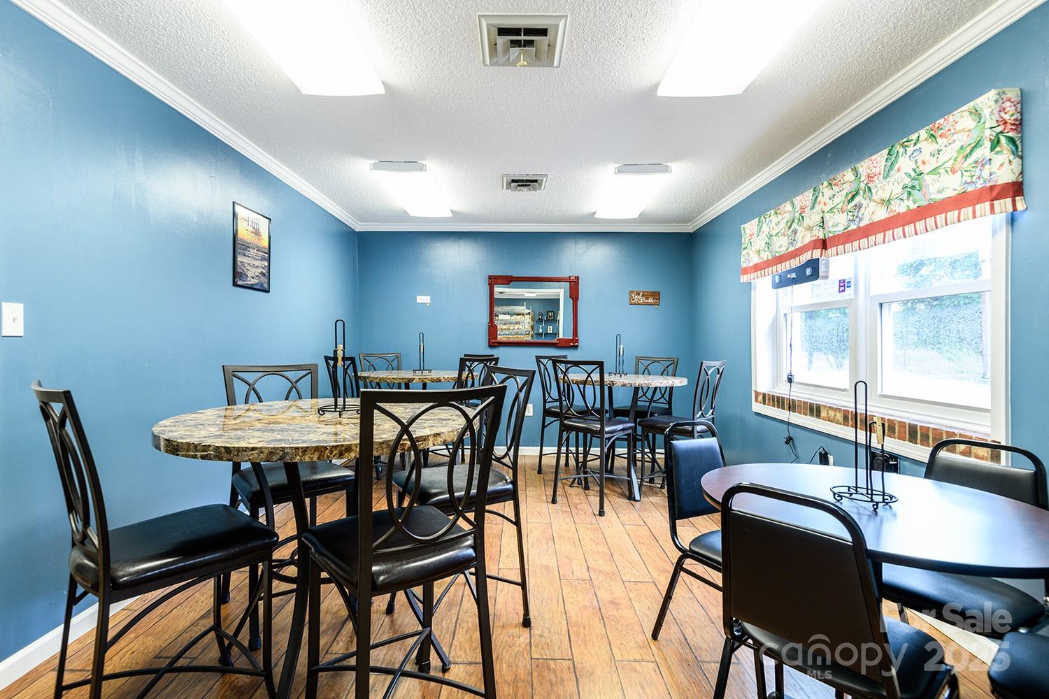 107 Light Street Property Photo 28