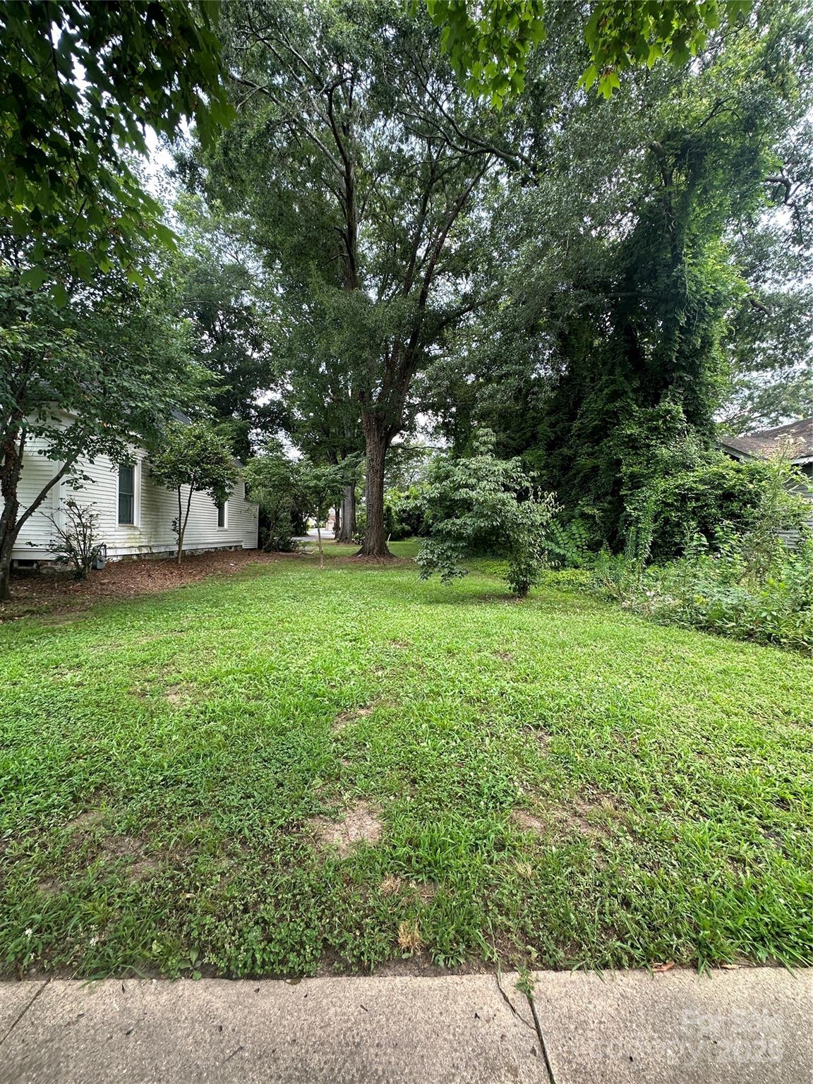 525 College Avenue Property Photo 1