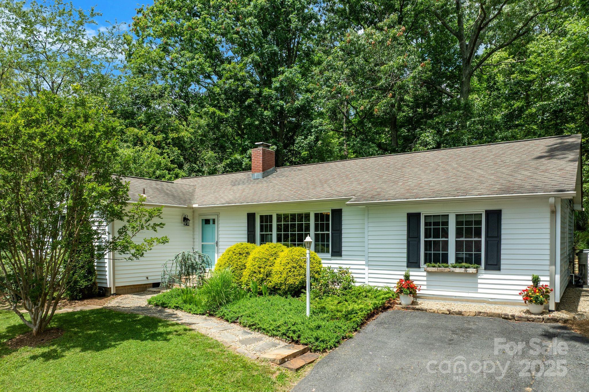 10 Daniel Lane Property Photo 1