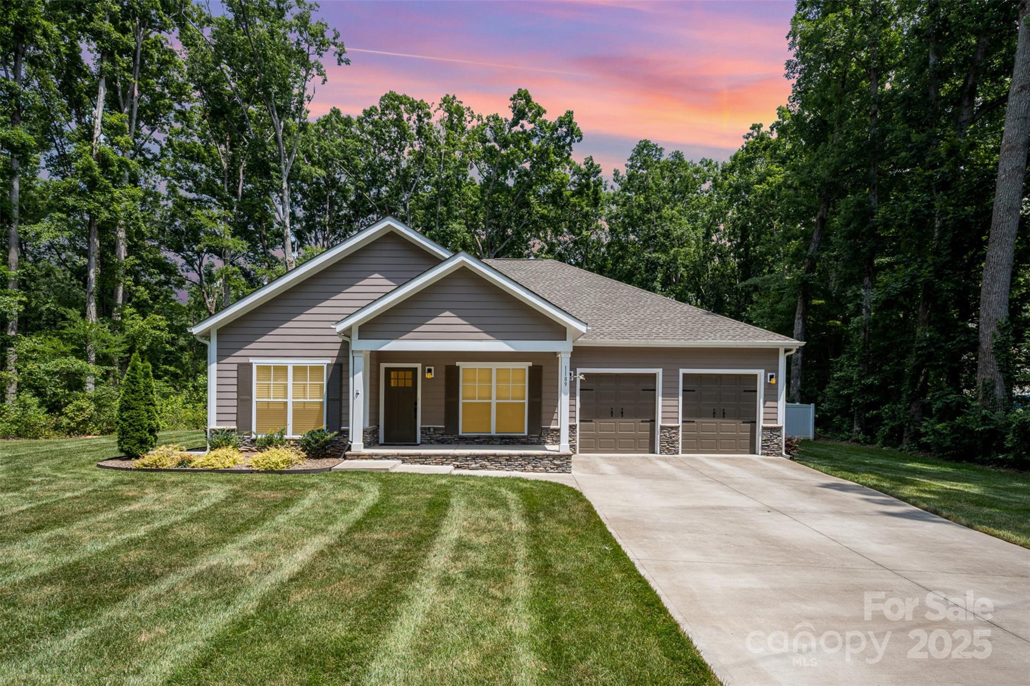 1189 Quiet Acres Road Property Photo 1