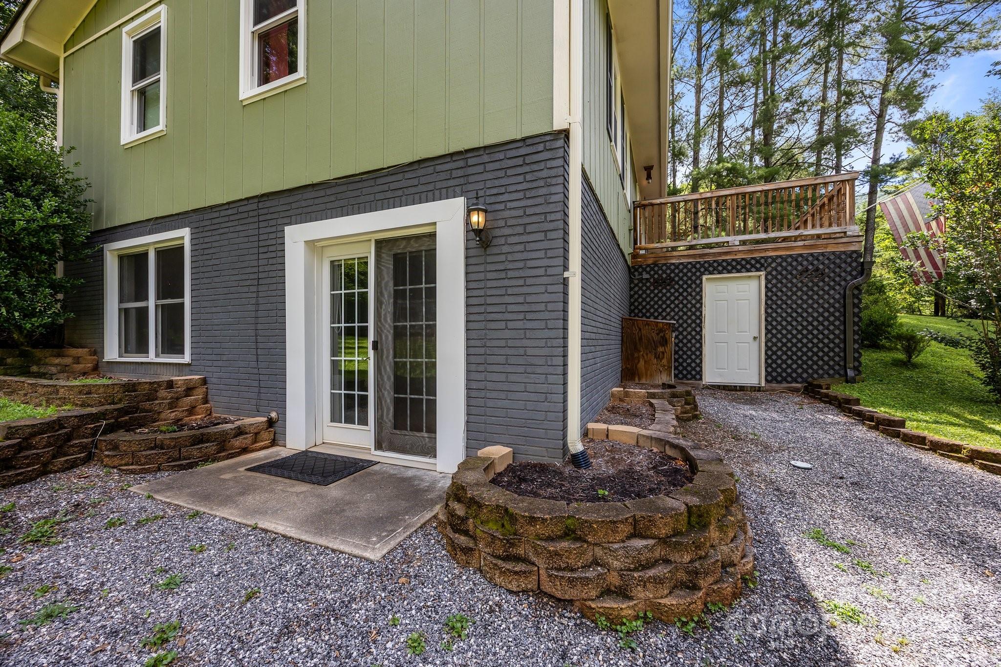 64 Christopher Lane Property Photo 6