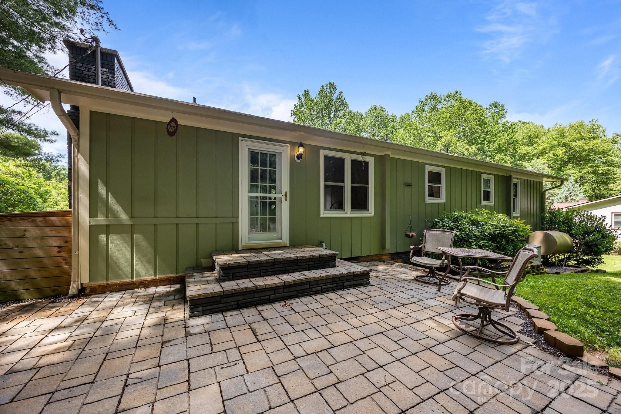 64 Christopher Lane Property Photo 8