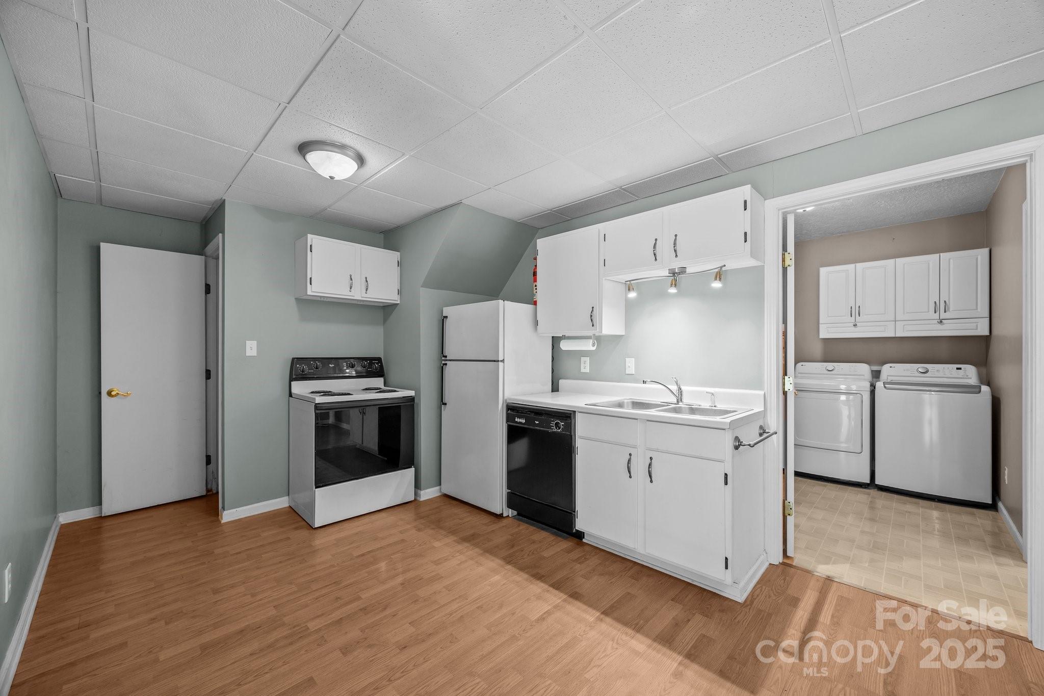 64 Christopher Lane Property Photo 27