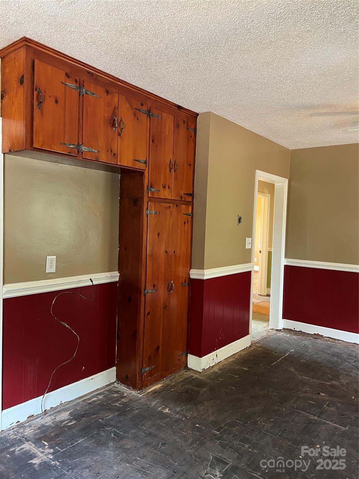 11204 Williams Road Property Photo 11
