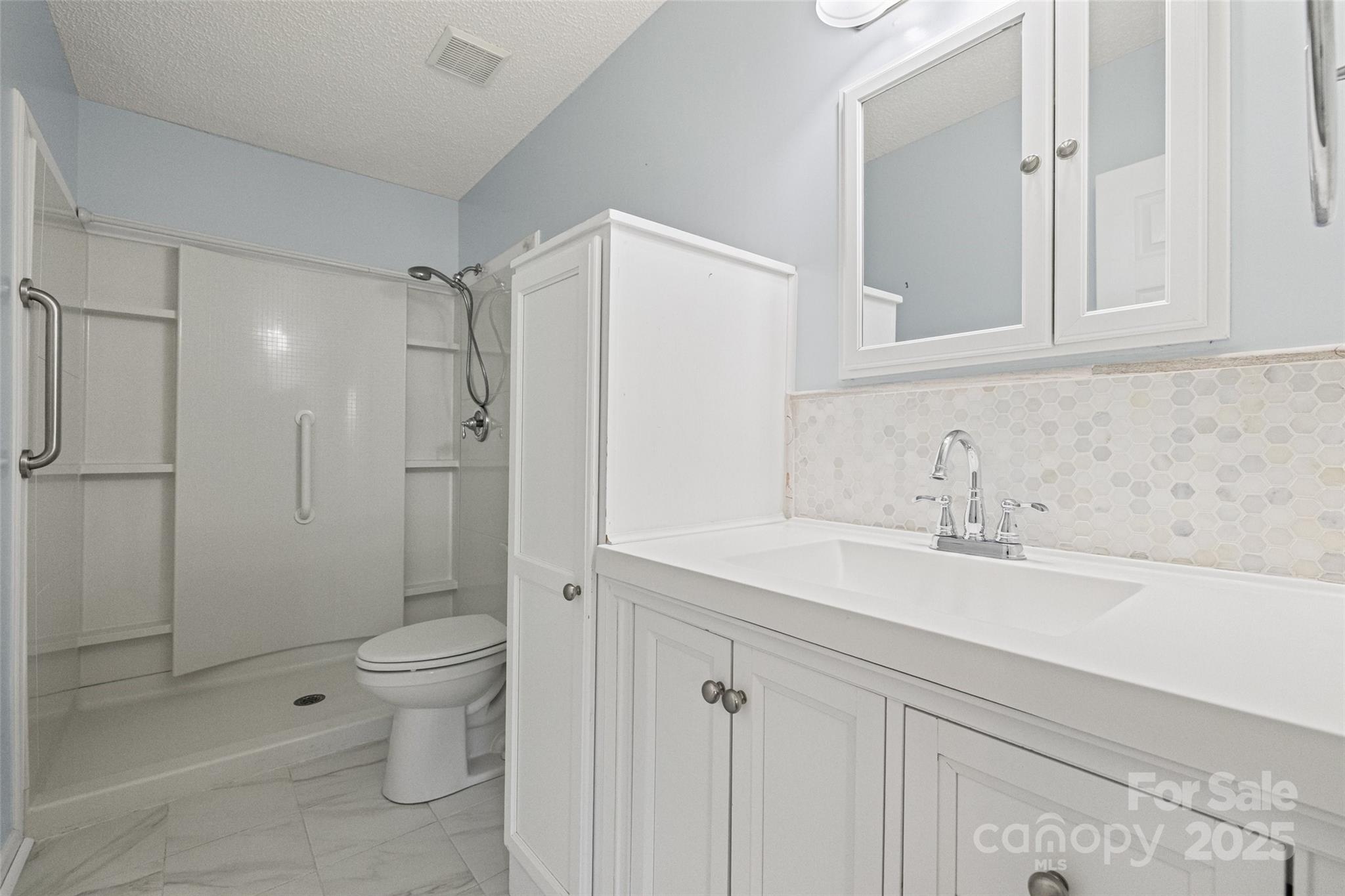 703 Dalebrook Lane Property Photo 7